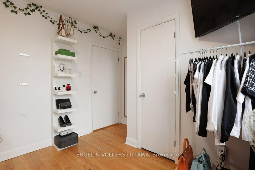 Photo 20 of 919 Bermuda Avenue, Ottawa, Carson Meadows — HOMEH