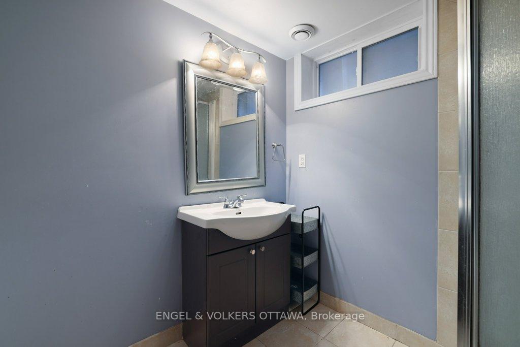 Photo 32 of 919 Bermuda Avenue, Ottawa, Carson Meadows — HOMEH