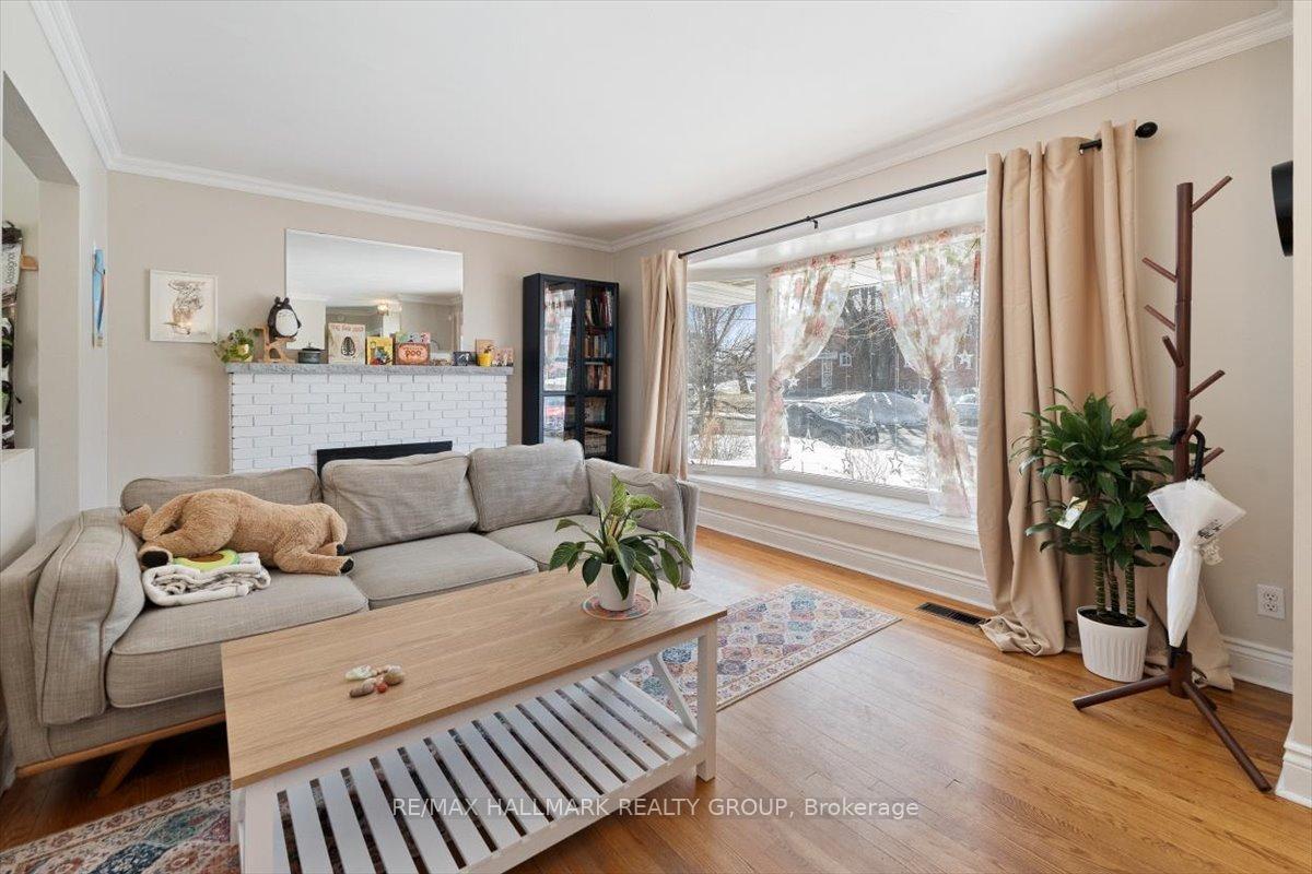 Photo 2 of 789 Claude Street, Ottawa, Castle Heights/Rideau High — HOMEH