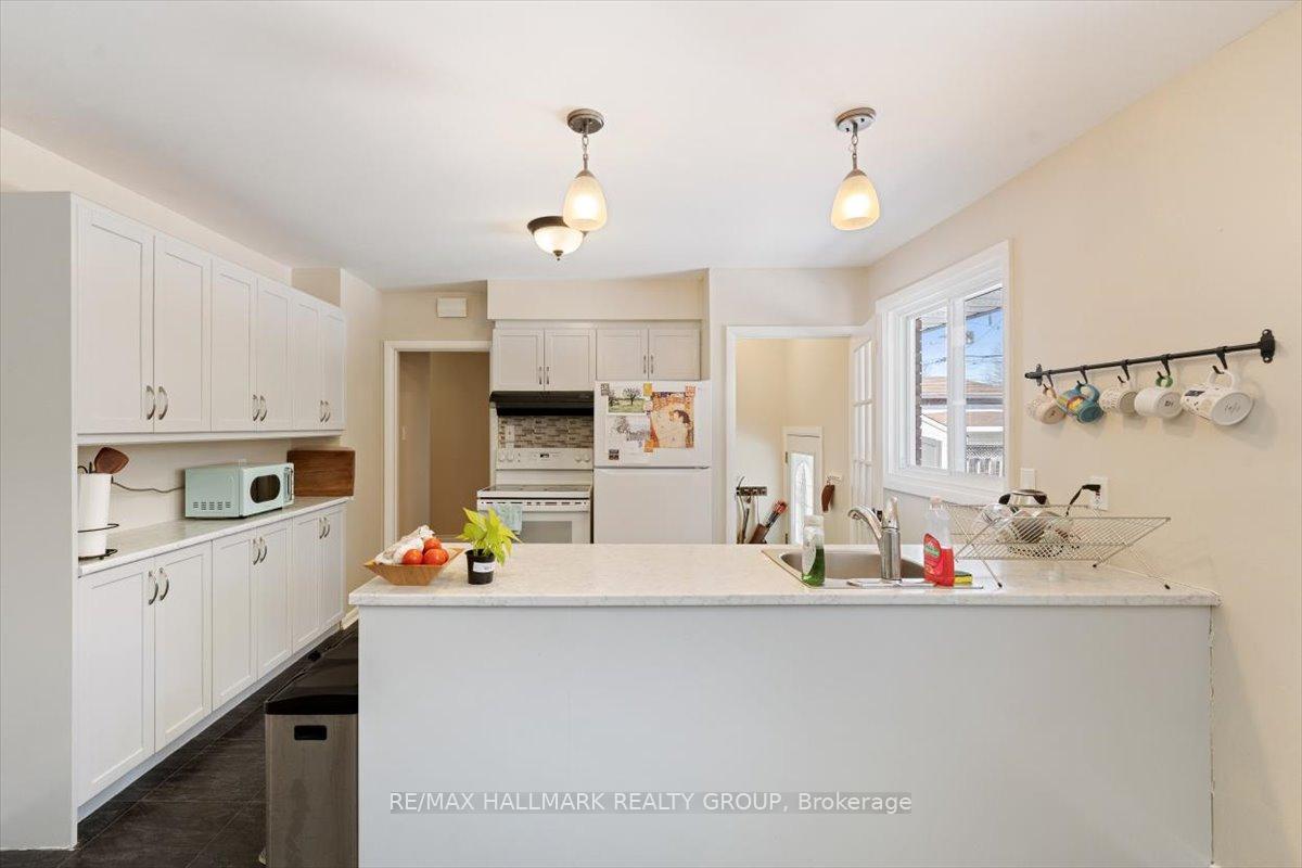 Photo 9 of 789 Claude Street, Ottawa, Castle Heights/Rideau High — HOMEH