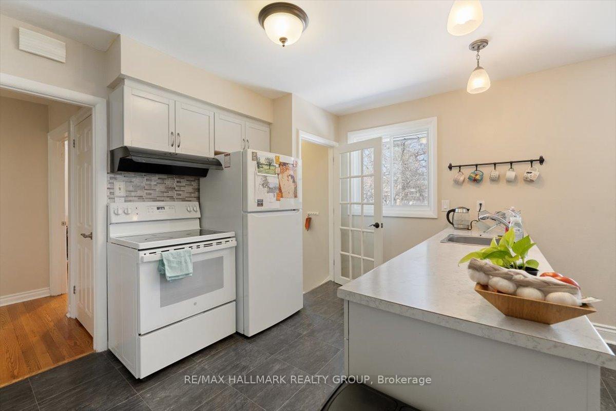 Photo 10 of 789 Claude Street, Ottawa, Castle Heights/Rideau High — HOMEH