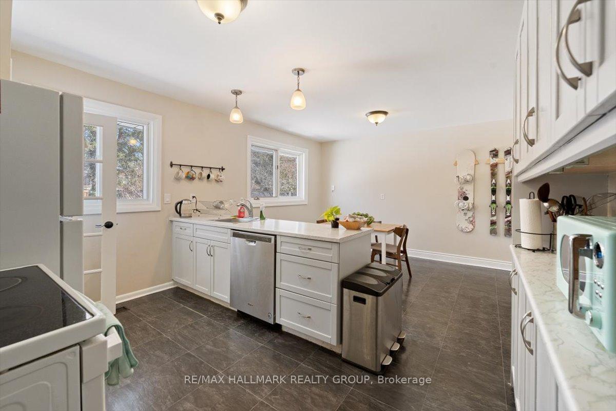 Photo 11 of 789 Claude Street, Ottawa, Castle Heights/Rideau High — HOMEH