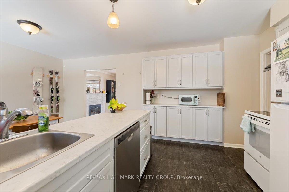 Photo 12 of 789 Claude Street, Ottawa, Castle Heights/Rideau High — HOMEH