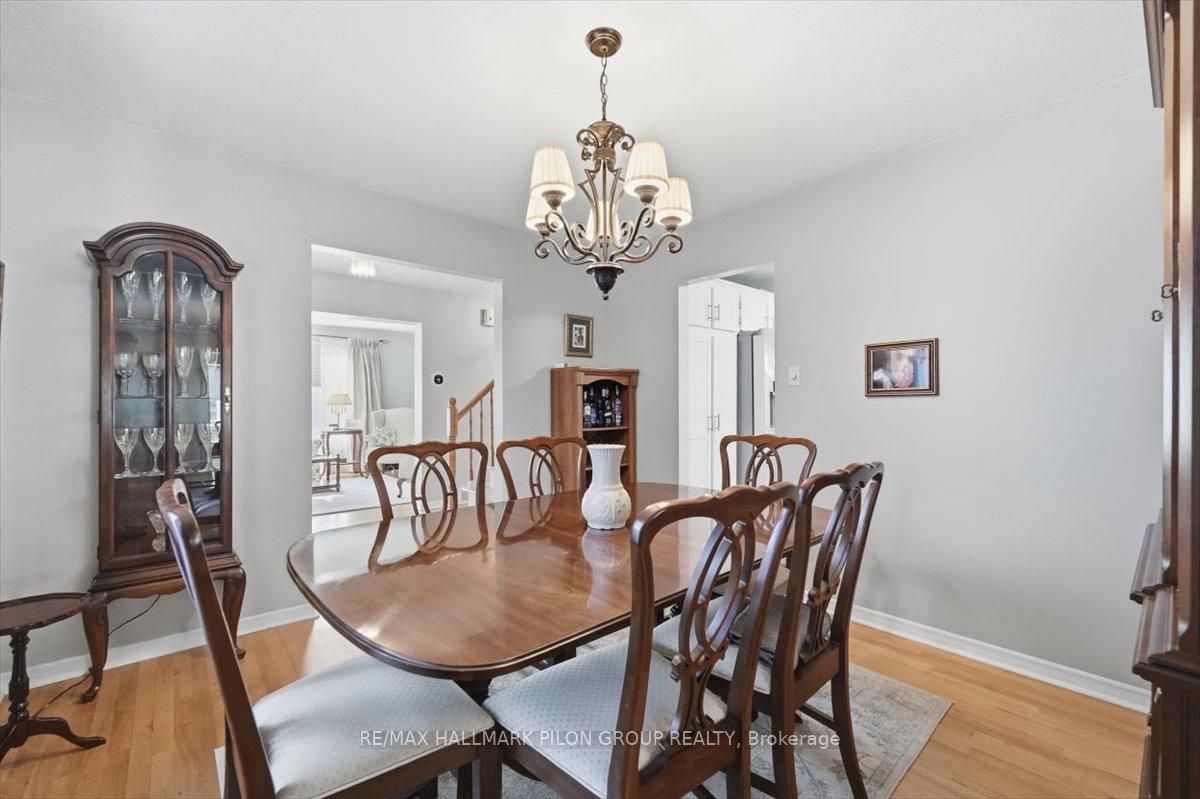 Photo 6 of 1066 Taffy Lane, Ottawa, Convent Glen North — HOMEH