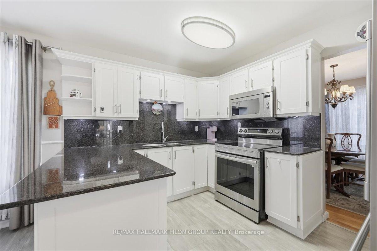 Photo 8 of 1066 Taffy Lane, Ottawa, Convent Glen North — HOMEH