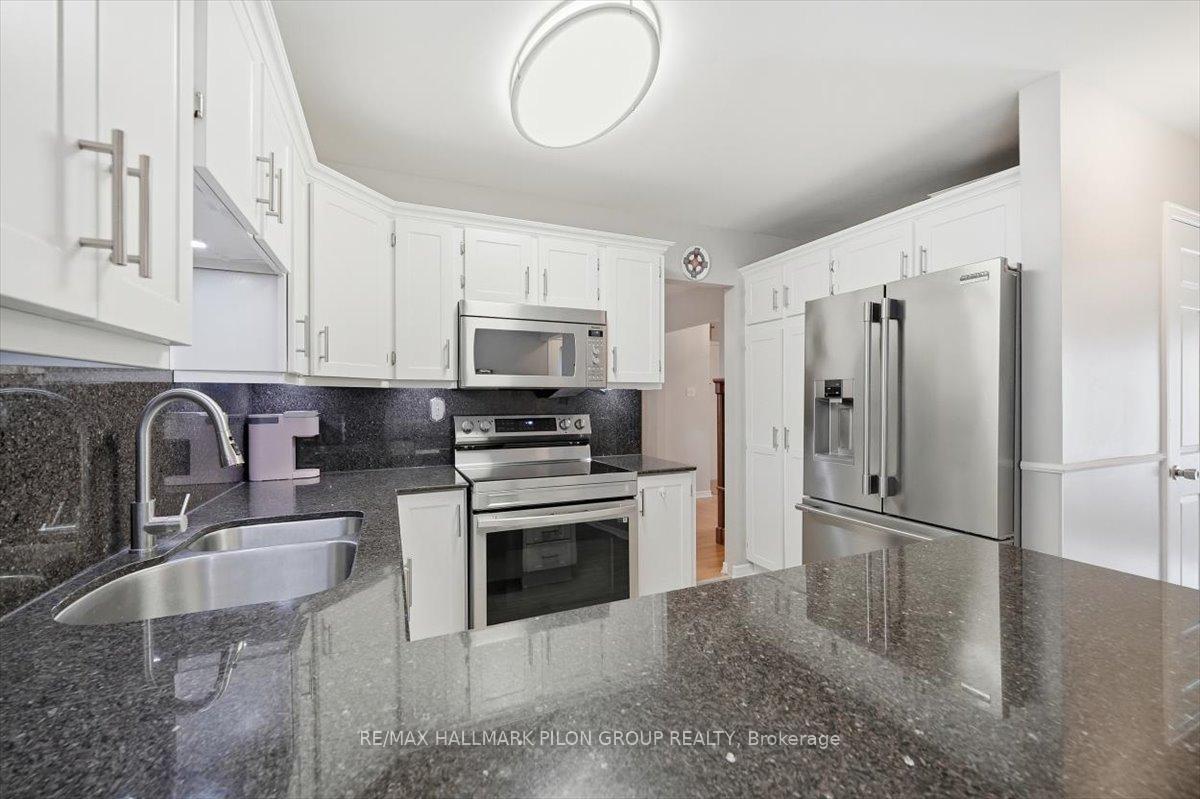 Photo 9 of 1066 Taffy Lane, Ottawa, Convent Glen North — HOMEH