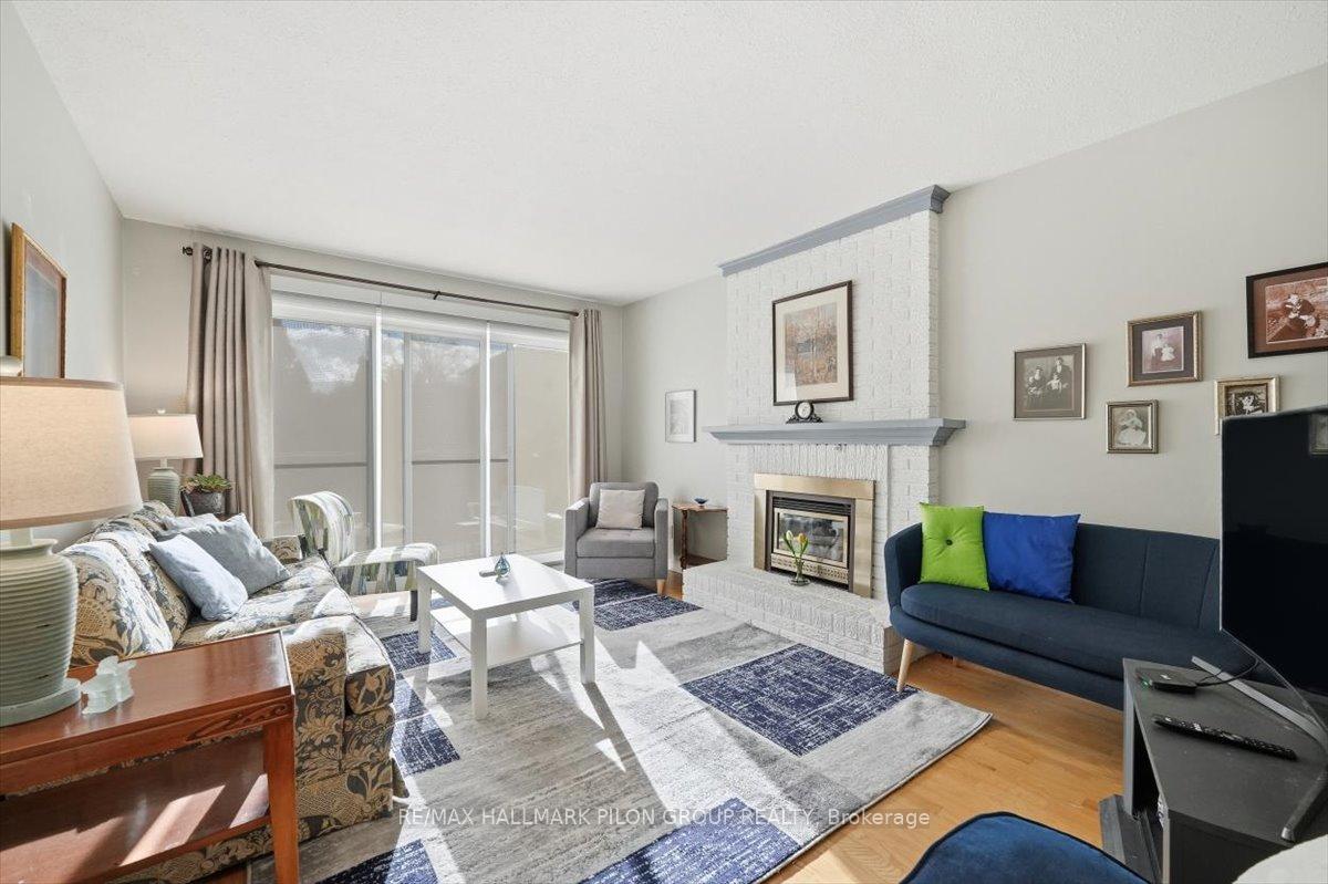 Photo 11 of 1066 Taffy Lane, Ottawa, Convent Glen North — HOMEH