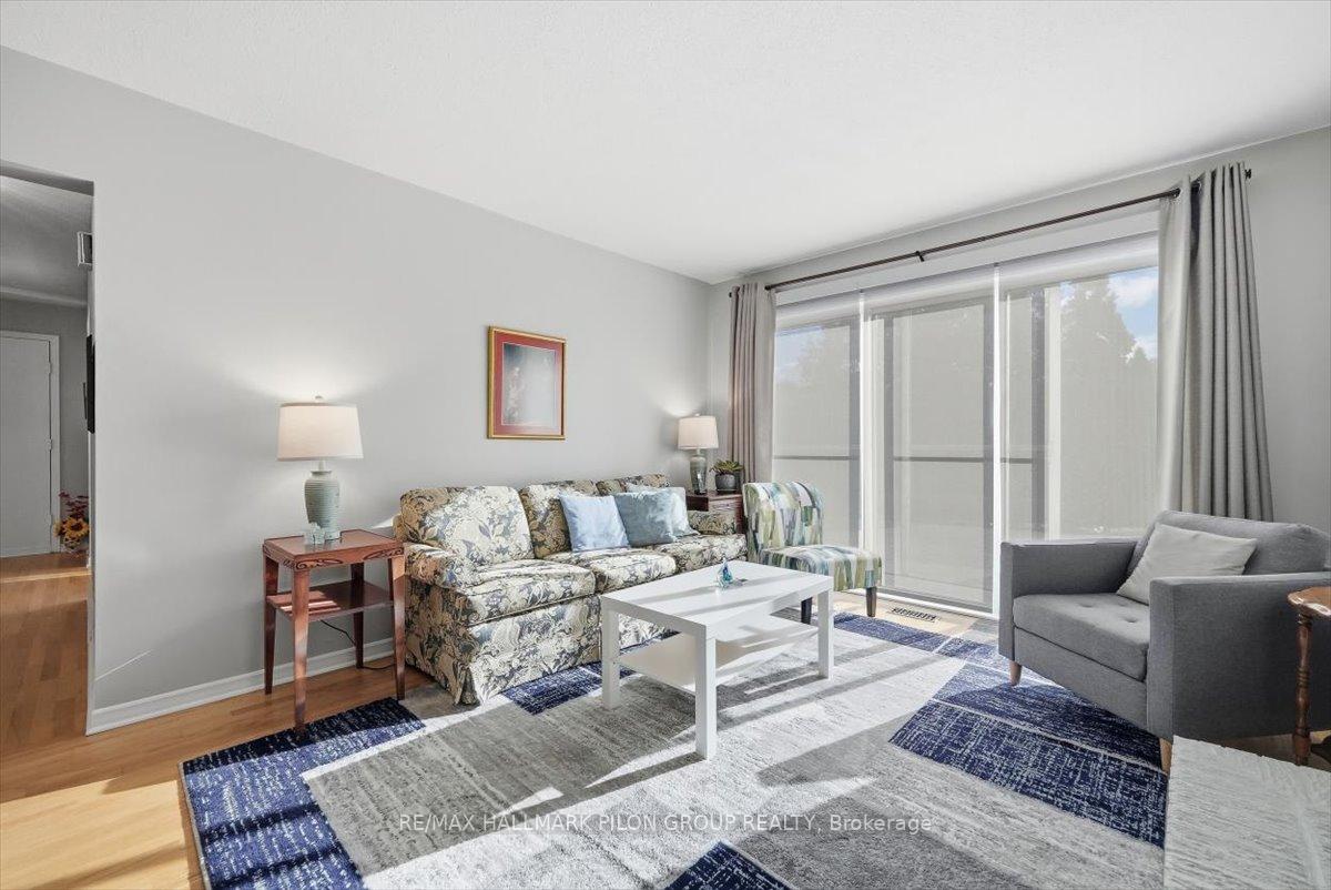 Photo 12 of 1066 Taffy Lane, Ottawa, Convent Glen North — HOMEH