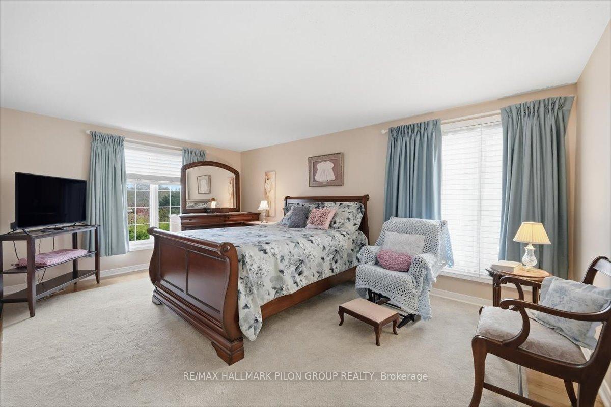 Photo 15 of 1066 Taffy Lane, Ottawa, Convent Glen North — HOMEH