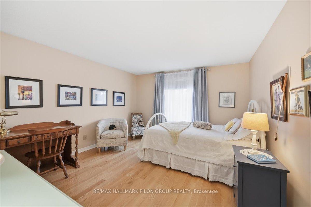 Photo 17 of 1066 Taffy Lane, Ottawa, Convent Glen North — HOMEH