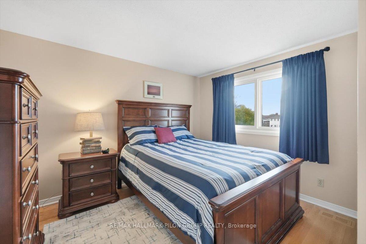 Photo 18 of 1066 Taffy Lane, Ottawa, Convent Glen North — HOMEH
