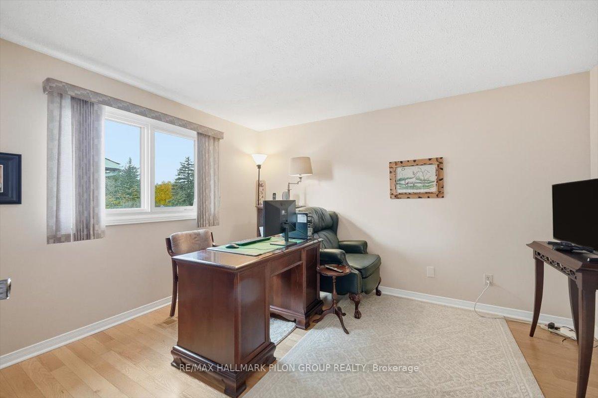 Photo 19 of 1066 Taffy Lane, Ottawa, Convent Glen North — HOMEH