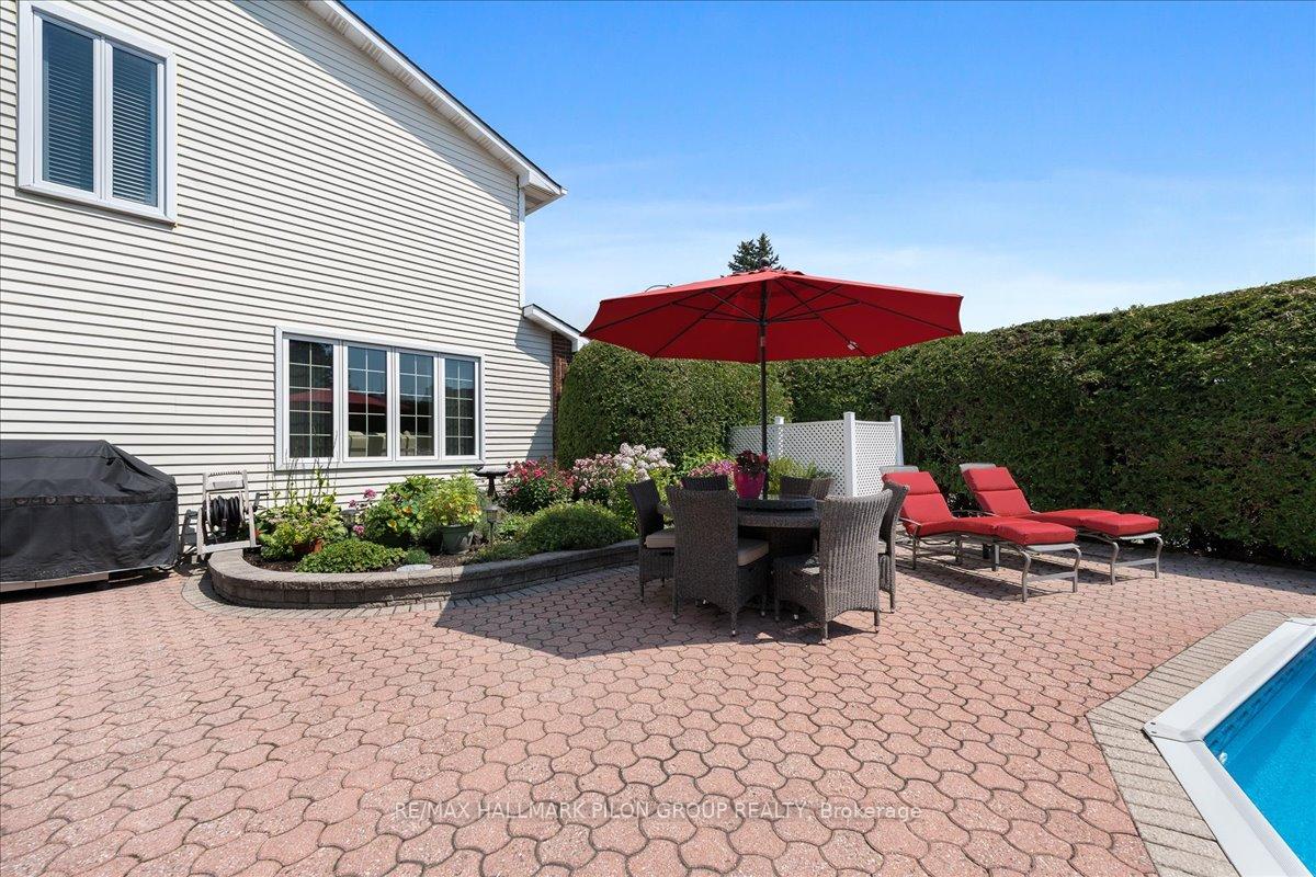Photo 24 of 1066 Taffy Lane, Ottawa, Convent Glen North — HOMEH