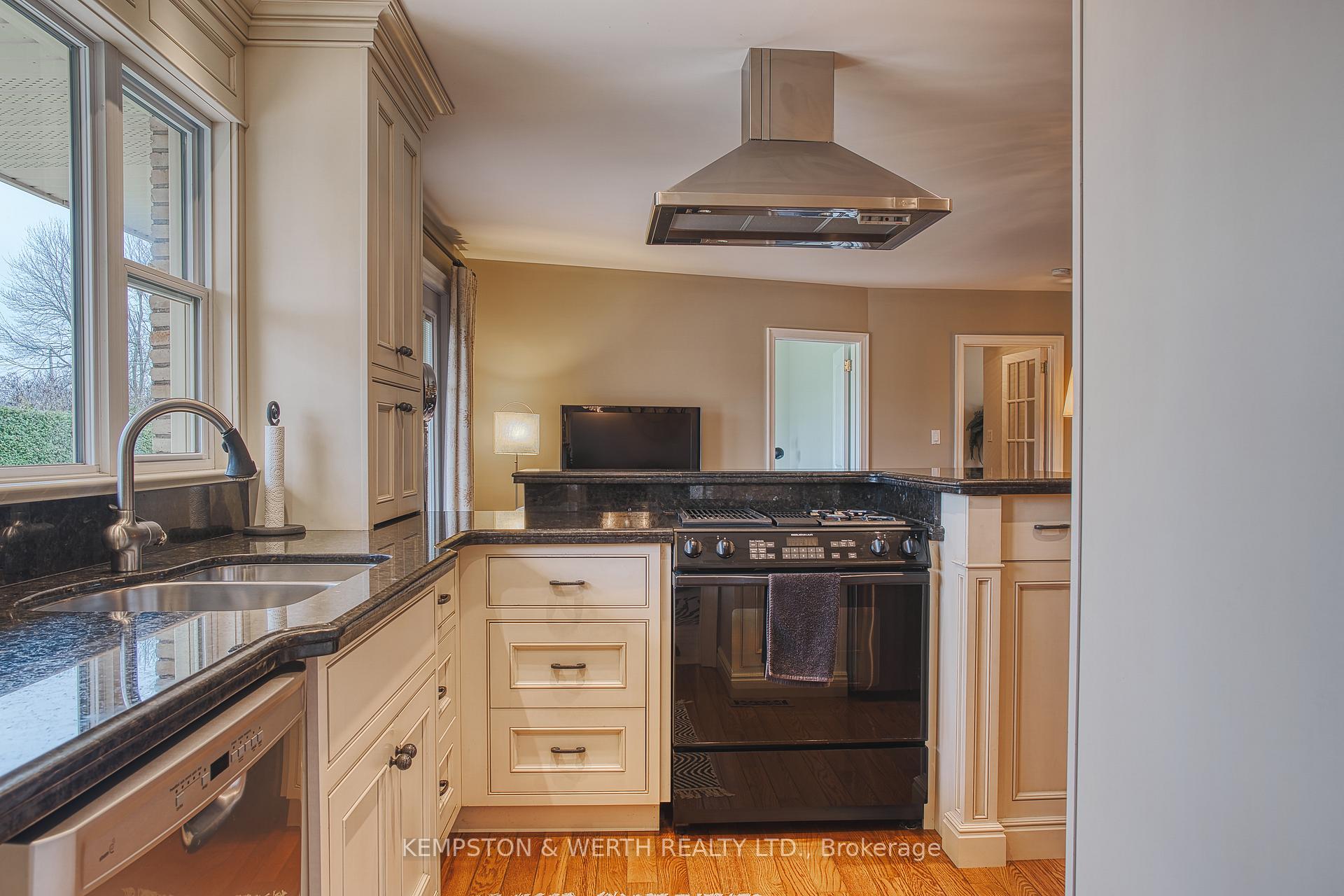 Photo 18 of 2 Jackson Crescent N, North Perth, Listowel — HOMEH