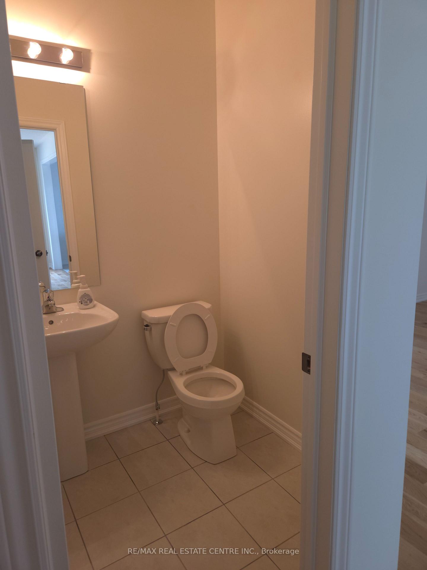 Photo 8 of 17 Lawrence D. Pridham Avenue, New Tecumseth, Rural New Tecumseth — HOMEH