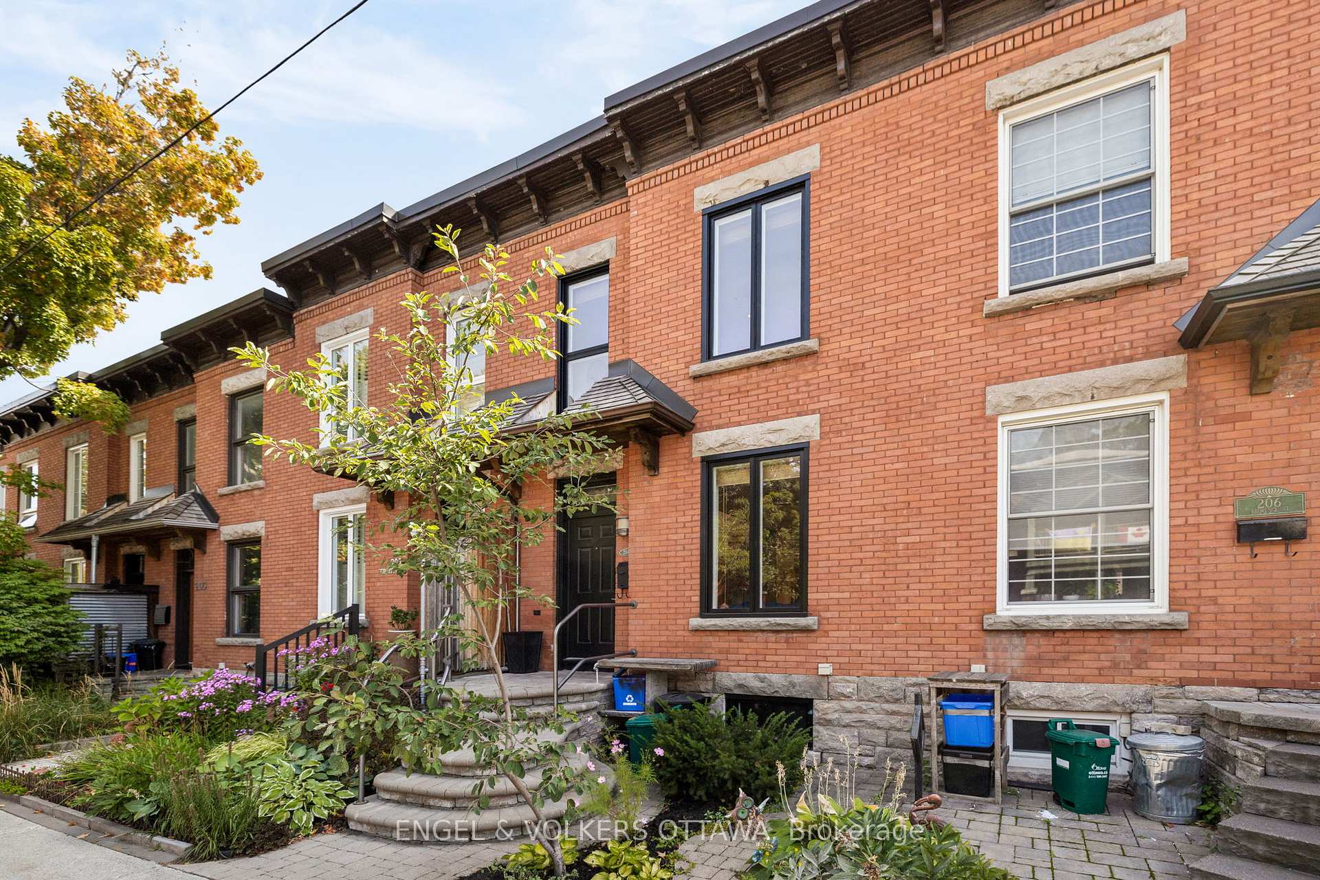 Photo 2 of 204 Florence Street, Ottawa, Ottawa Centre — HOMEH