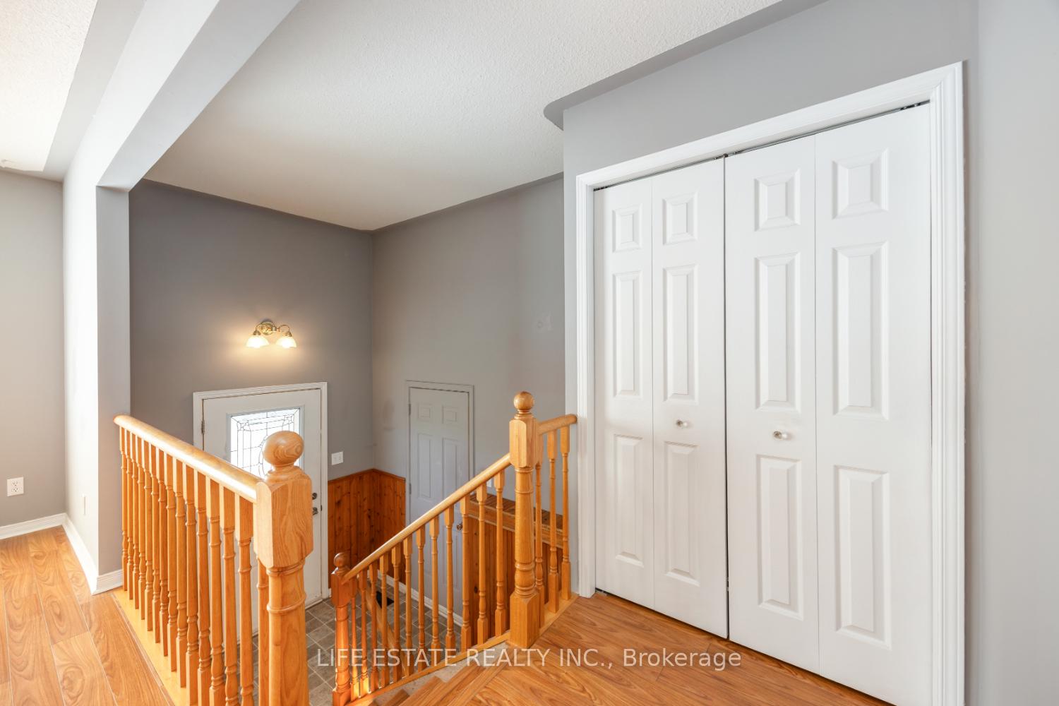 Photo 11 of 72 Calverley Street, Orillia — HOMEH