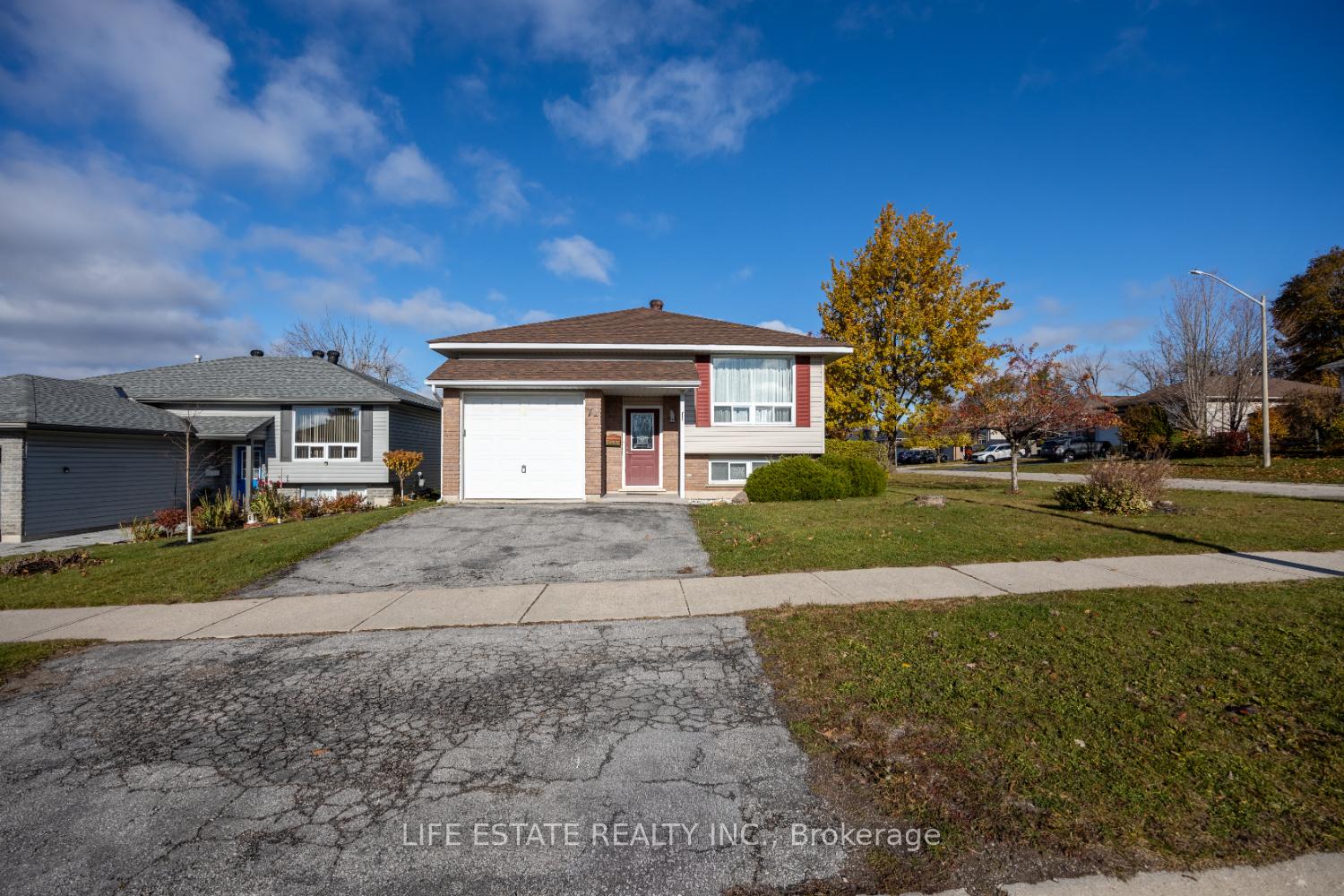 Photo 21 of 72 Calverley Street, Orillia — HOMEH