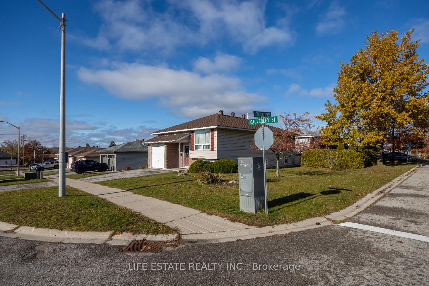 Photo 38 of 72 Calverley Street, Orillia — HOMEH