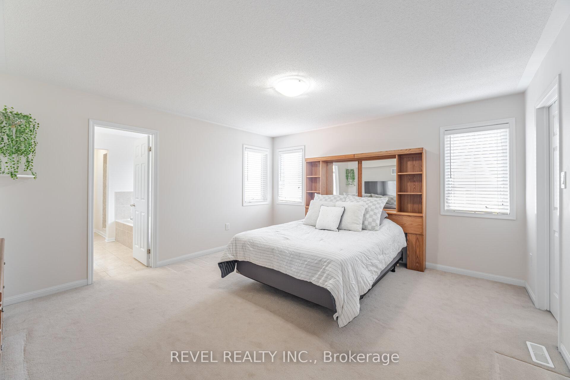 Photo 11 of 486 Pringle Avenue, Milton, Scott — HOMEH