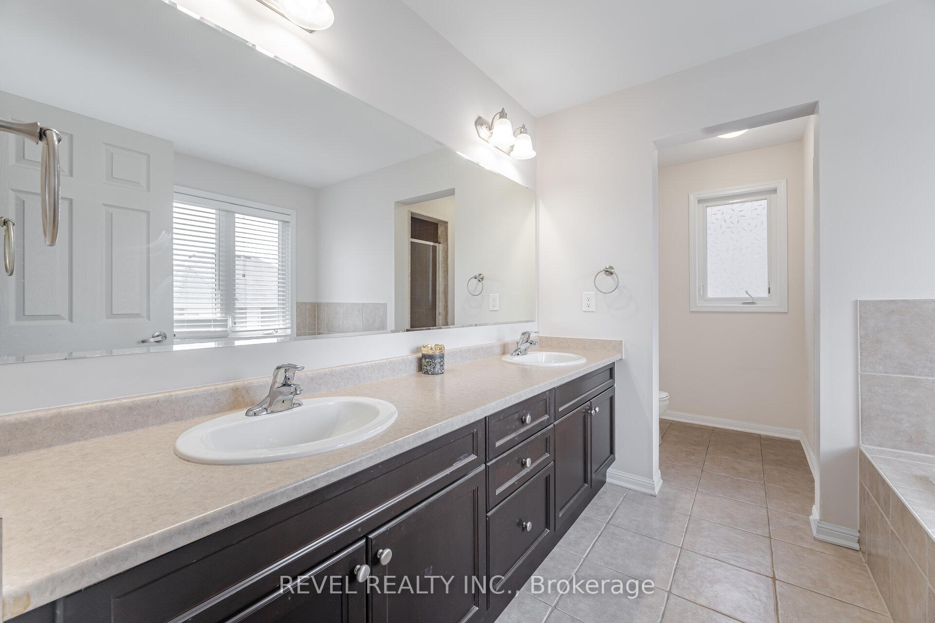 Photo 3 of 486 Pringle Avenue, Milton, Scott — HOMEH
