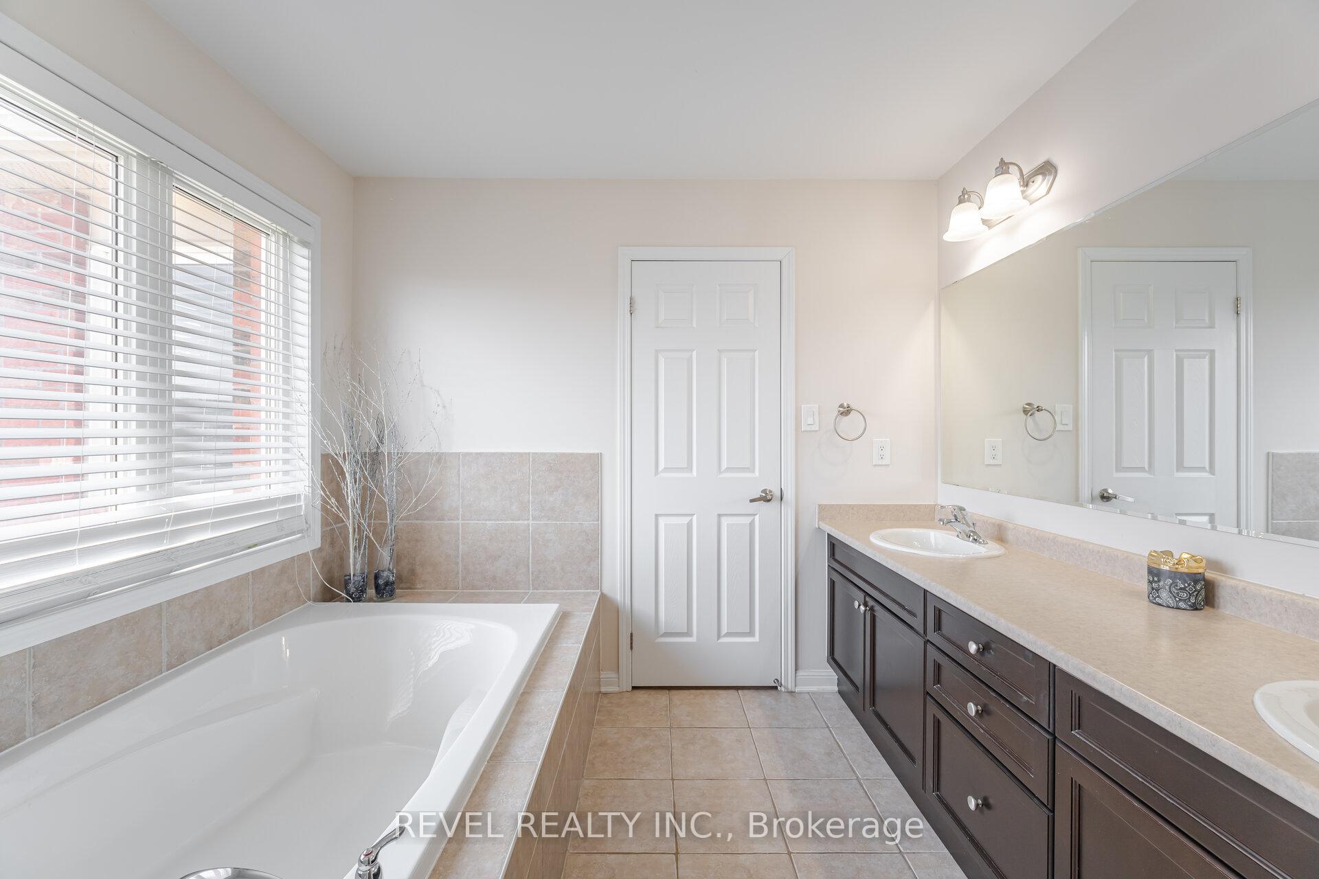 Photo 24 of 486 Pringle Avenue, Milton, Scott — HOMEH