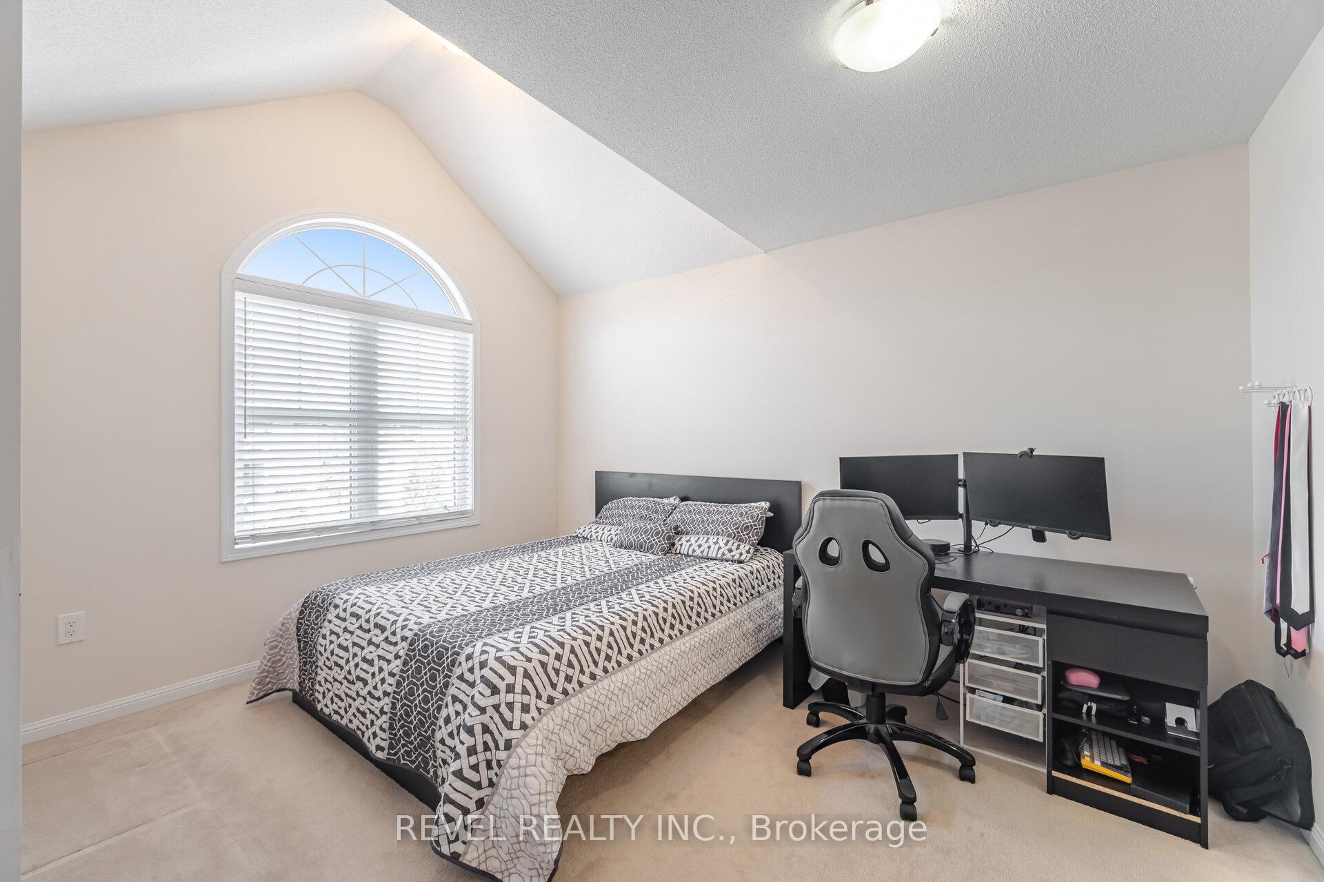 Photo 14 of 486 Pringle Avenue, Milton, Scott — HOMEH