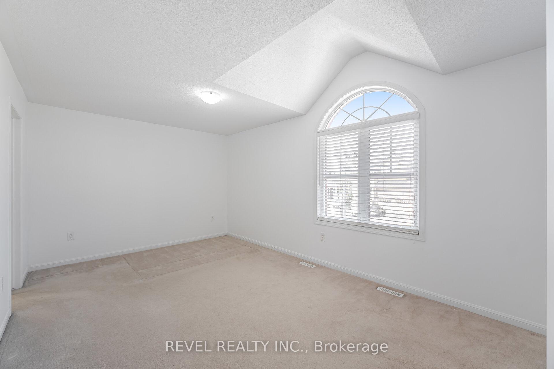 Photo 32 of 486 Pringle Avenue, Milton, Scott — HOMEH