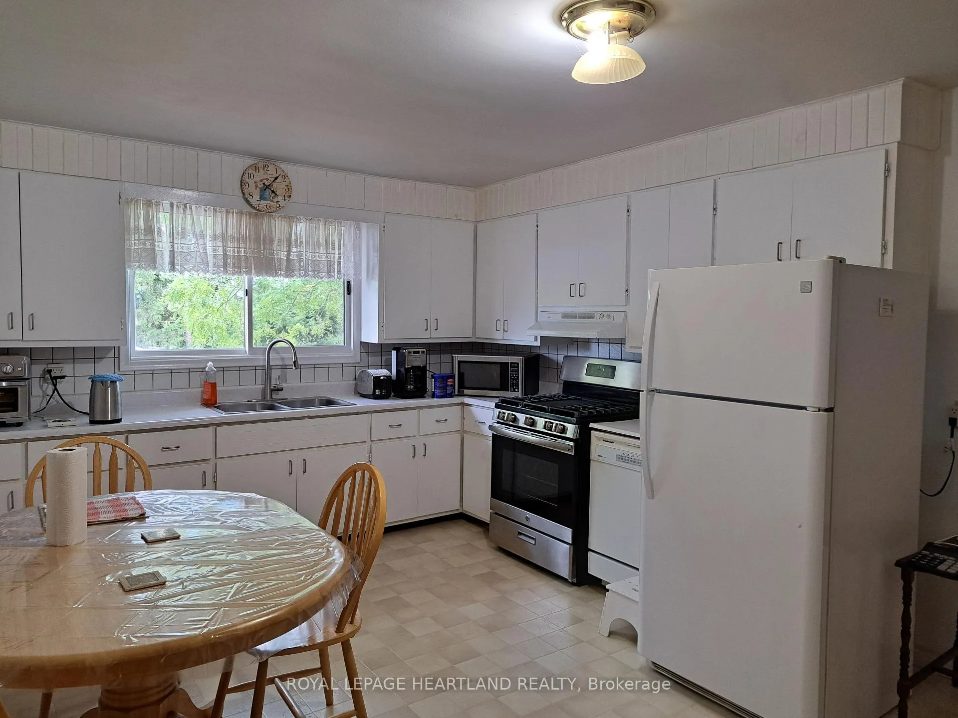 Photo 9 of 27524 New Ontario Road, North Middlesex, Rural North Middlesex — HOMEH