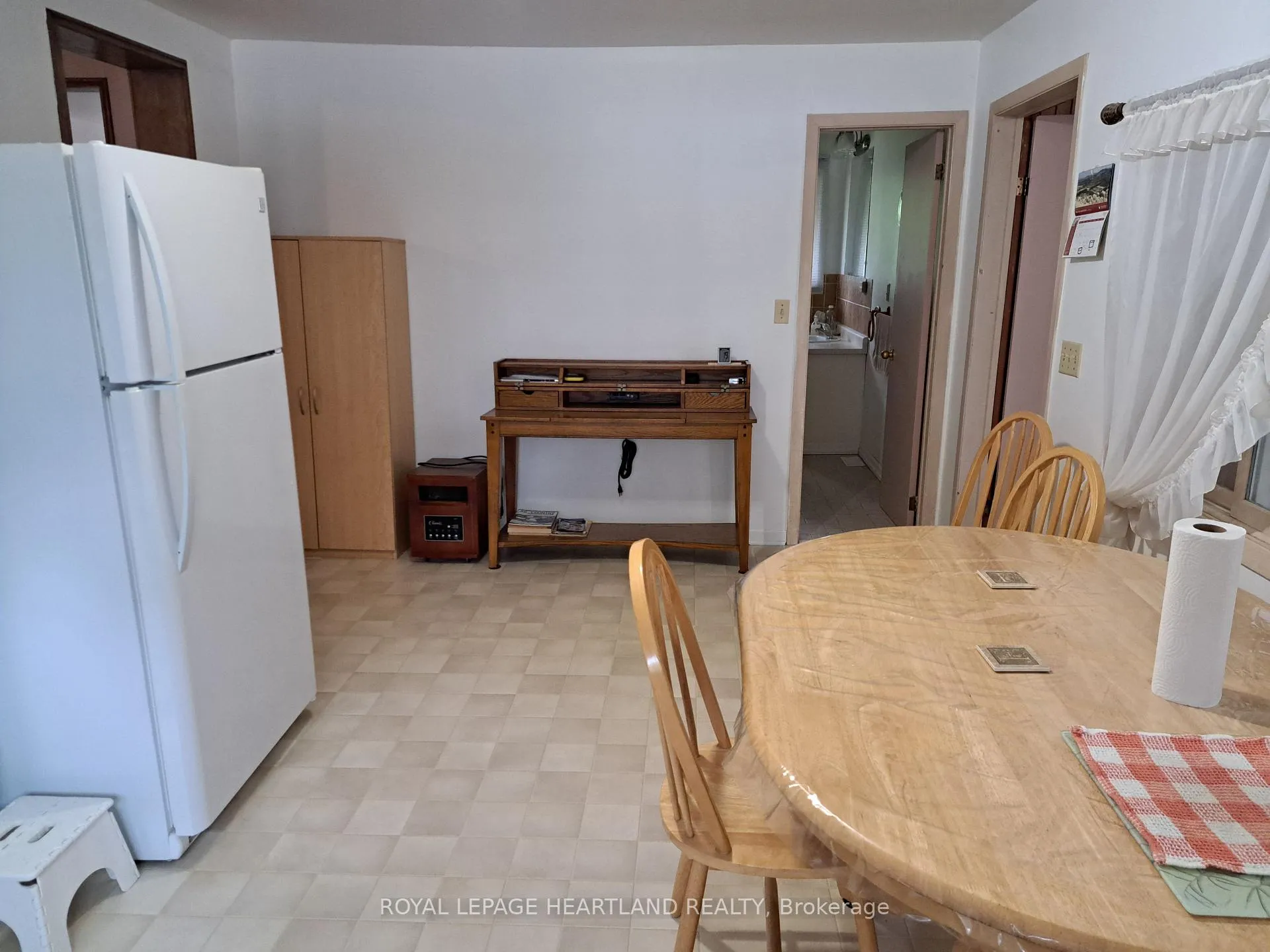 Photo 16 of 27524 New Ontario Road, North Middlesex, Rural North Middlesex — HOMEH
