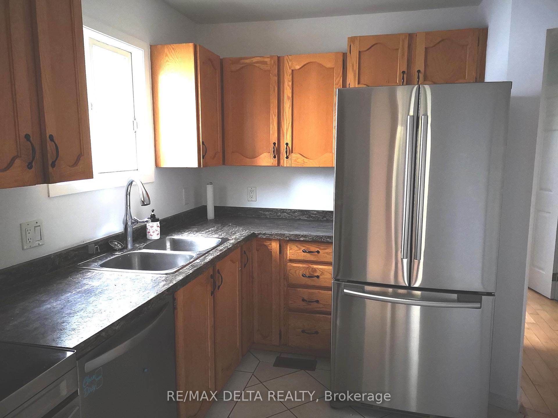 Photo 4 of 1758 Bromont Way, Ottawa, Chateauneuf — HOMEH
