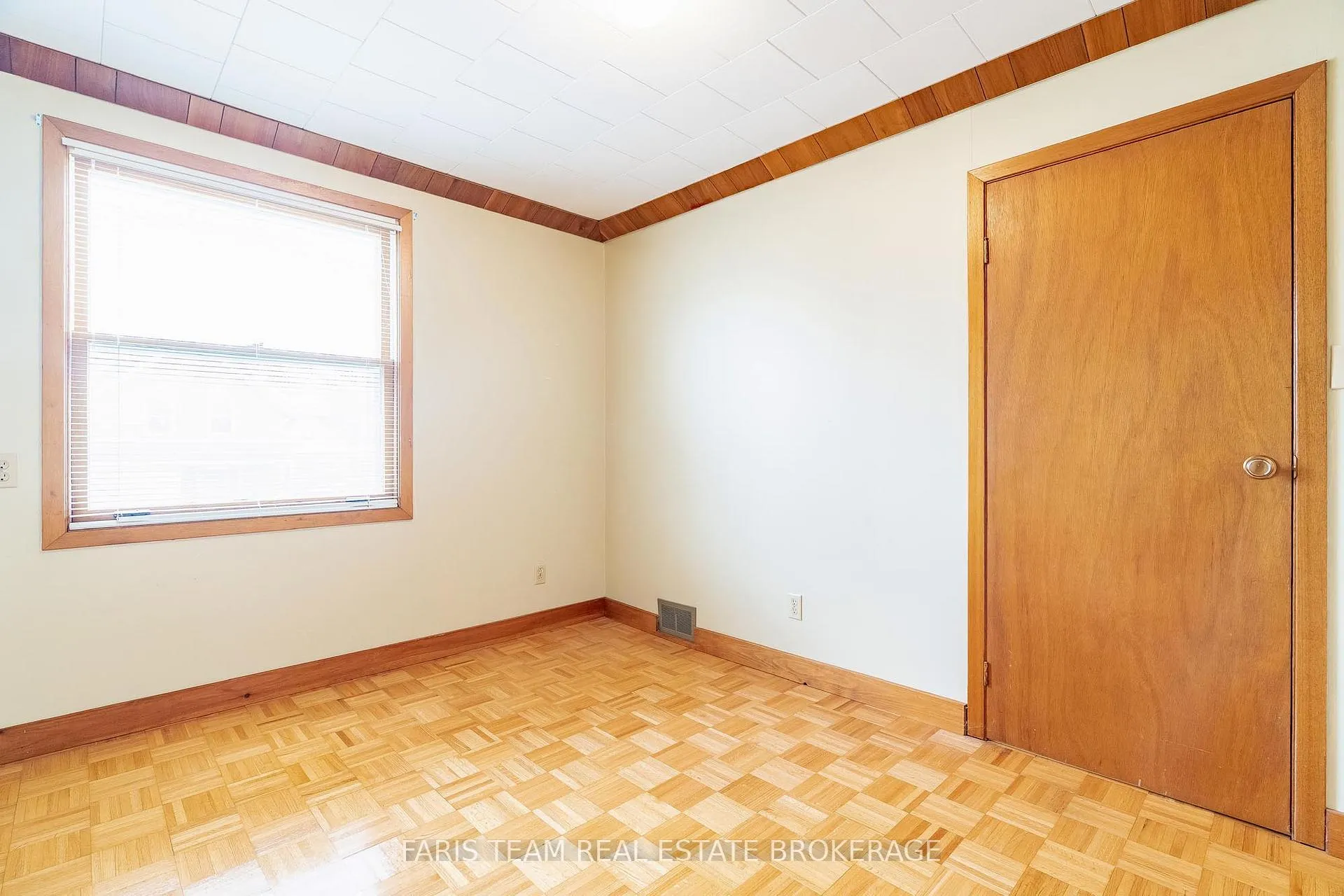 Photo 30 of 175 Mary Street, Orillia — HOMEH