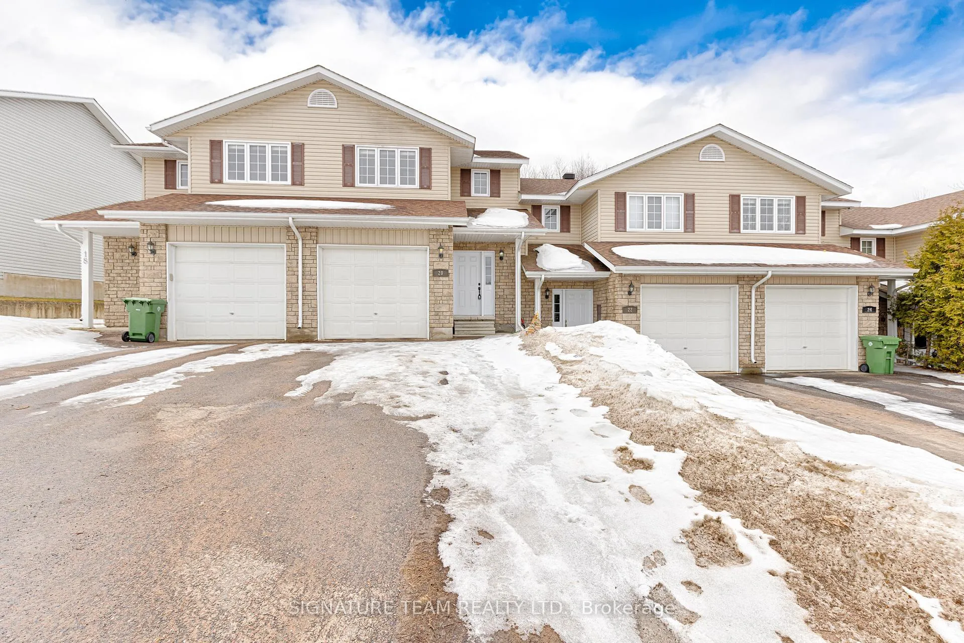 Photo 2 of 20 Northbrook Road, Petawawa — HOMEH