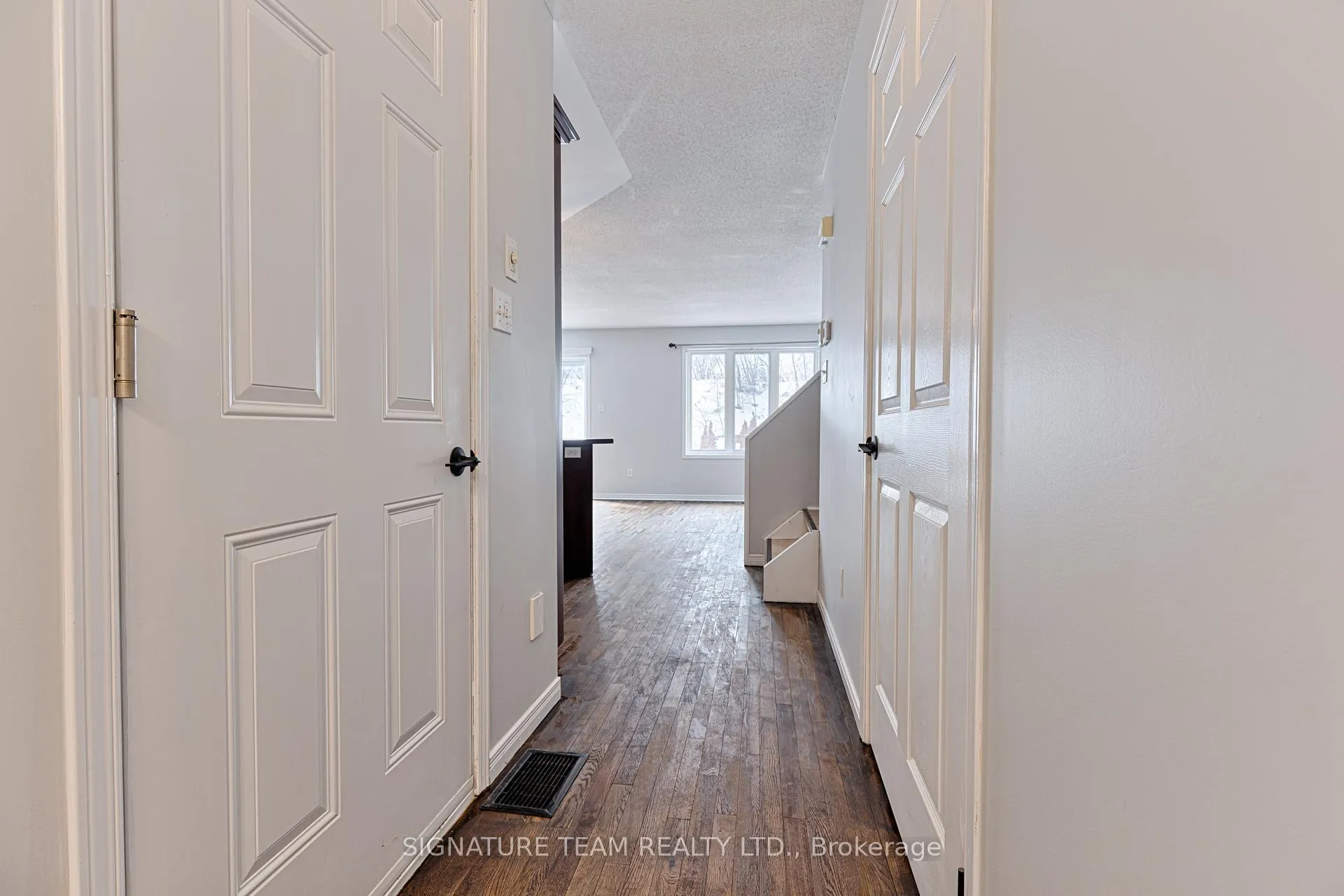 Photo 5 of 20 Northbrook Road, Petawawa — HOMEH