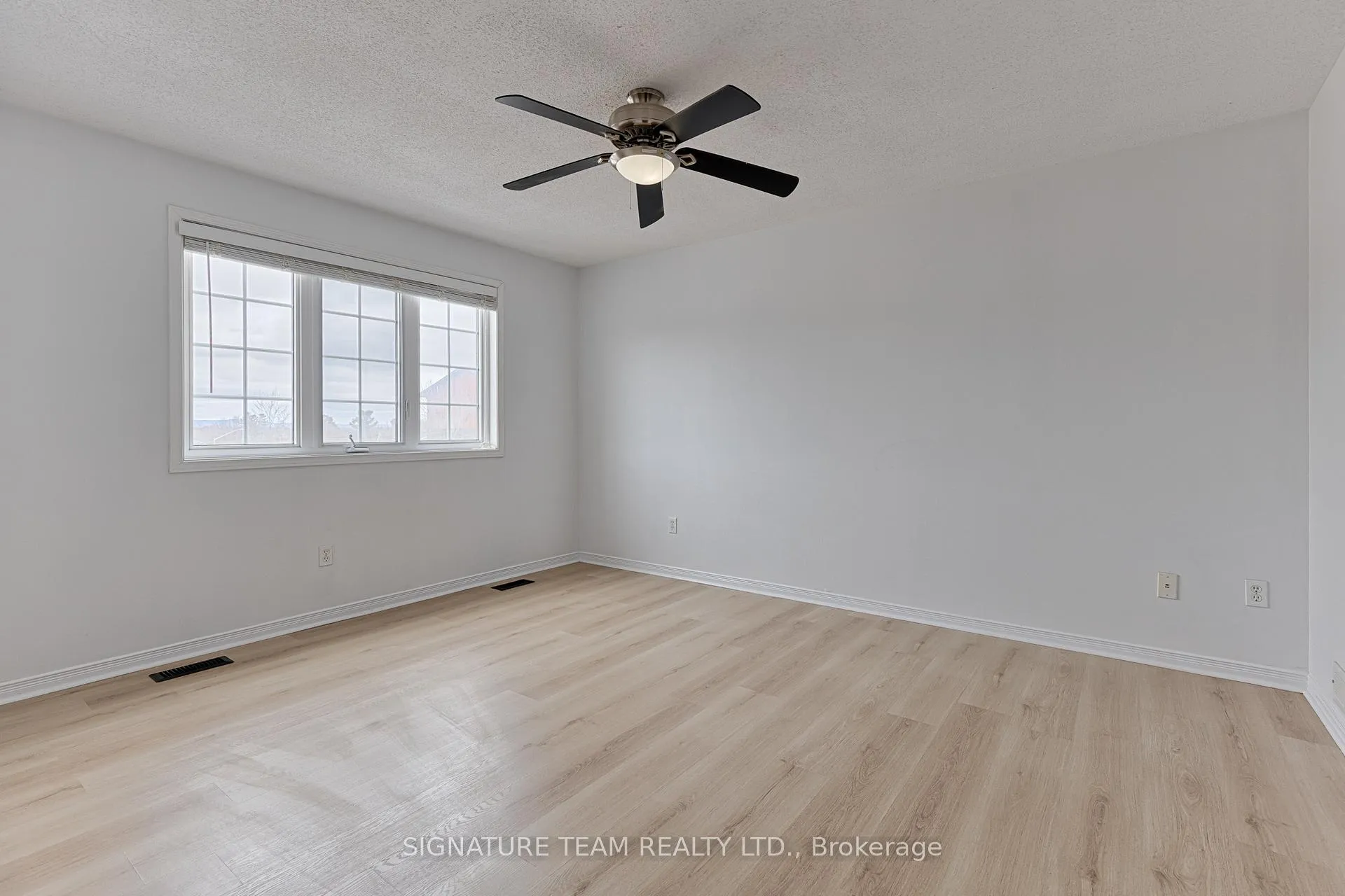 Photo 13 of 20 Northbrook Road, Petawawa — HOMEH