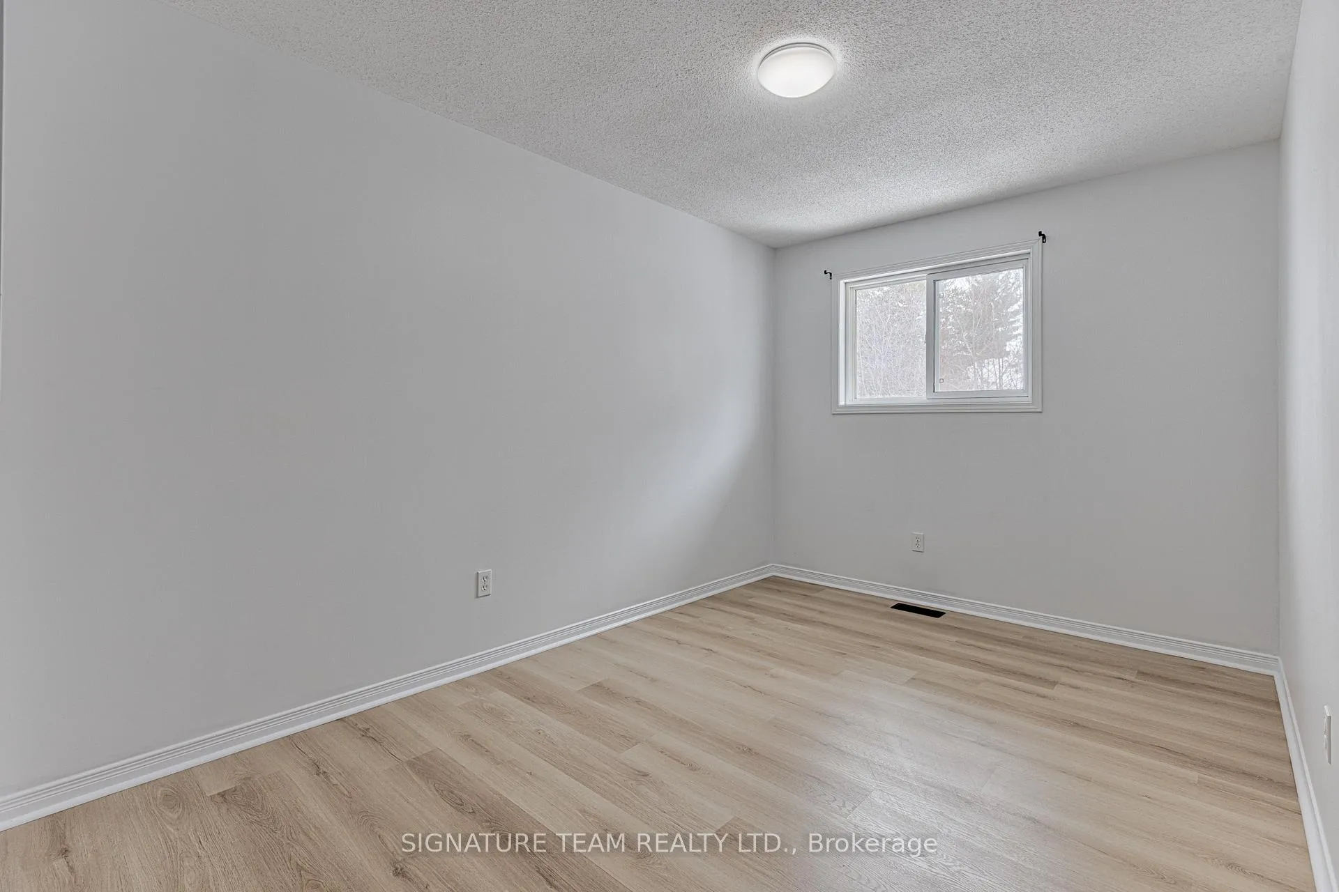 Photo 19 of 20 Northbrook Road, Petawawa — HOMEH