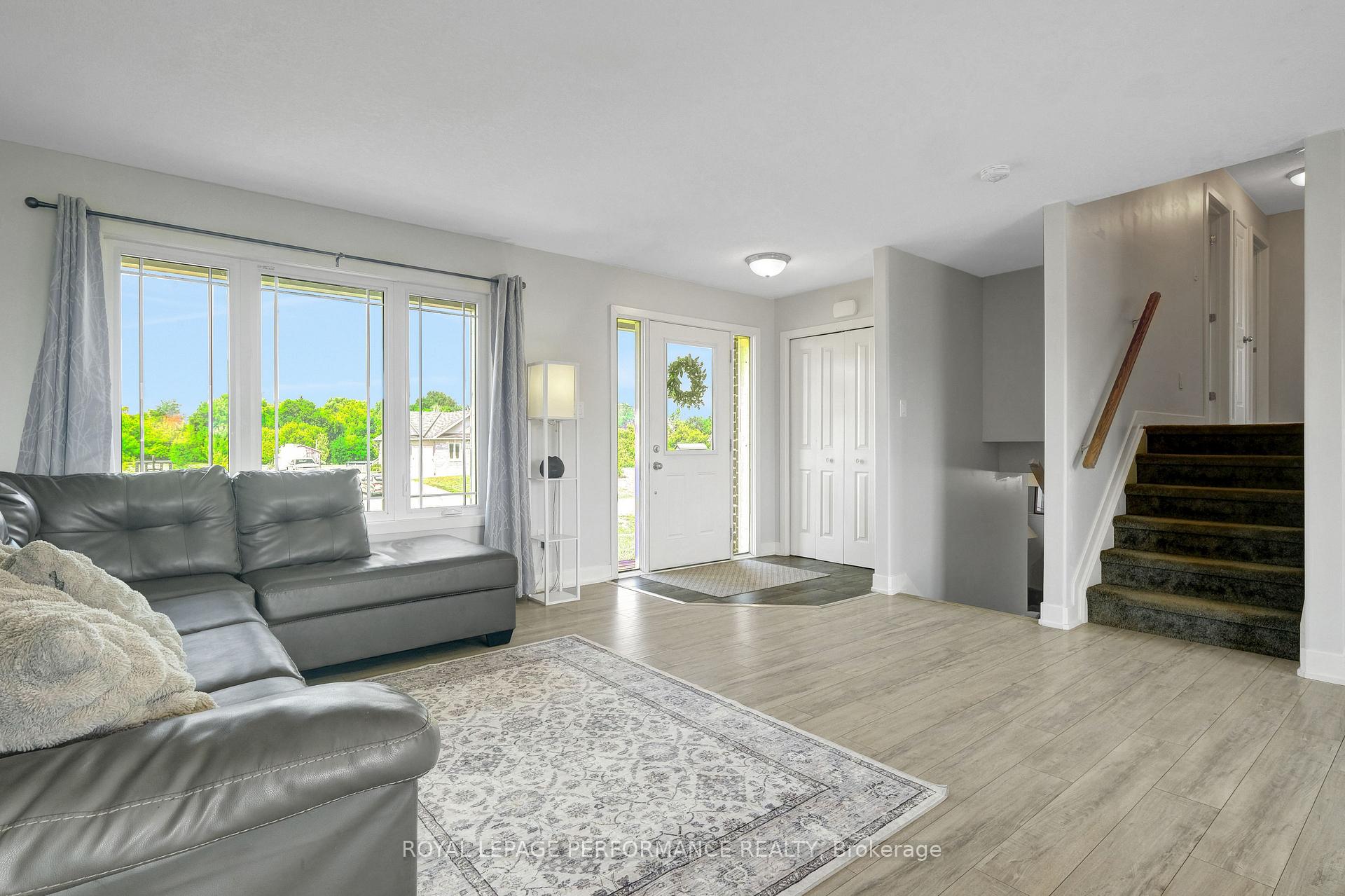 Photo 3 of 2995 Drew Drive, North Dundas, North Dundas (Mountain) Twp — HOMEH