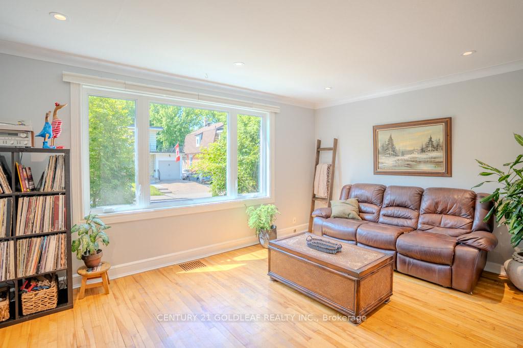 Photo 5 of 9 Queen Mary Street, Ottawa, Overbrook — HOMEH