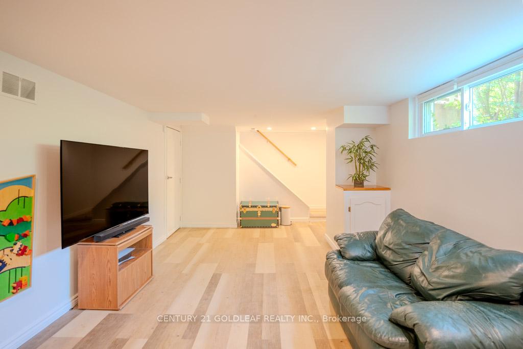 Photo 33 of 9 Queen Mary Street, Ottawa, Overbrook — HOMEH