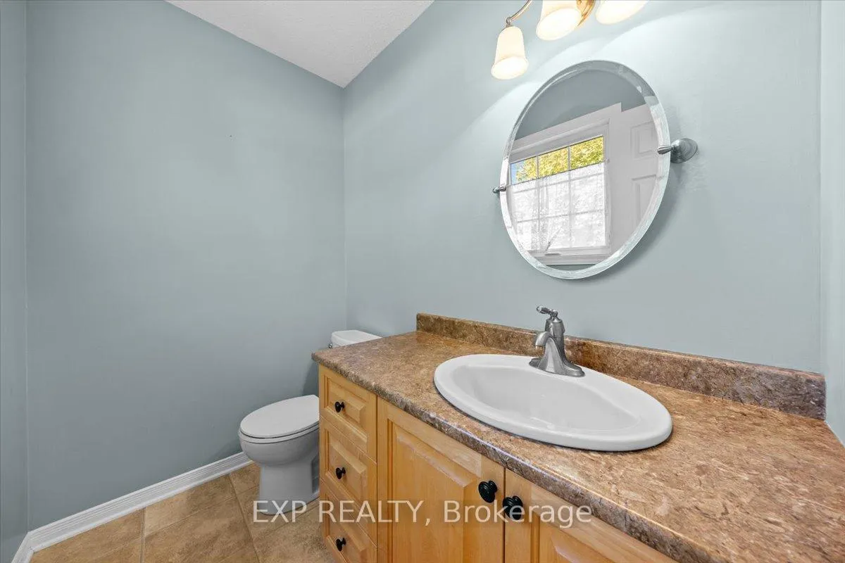 Photo 3 of 1678 Boisbriand Crescent, Ottawa, Chateauneuf — HOMEH