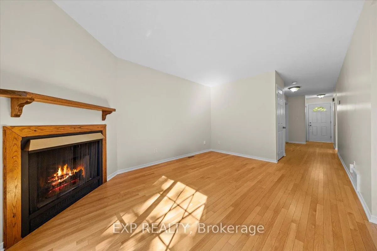 Photo 17 of 1678 Boisbriand Crescent, Ottawa, Chateauneuf — HOMEH
