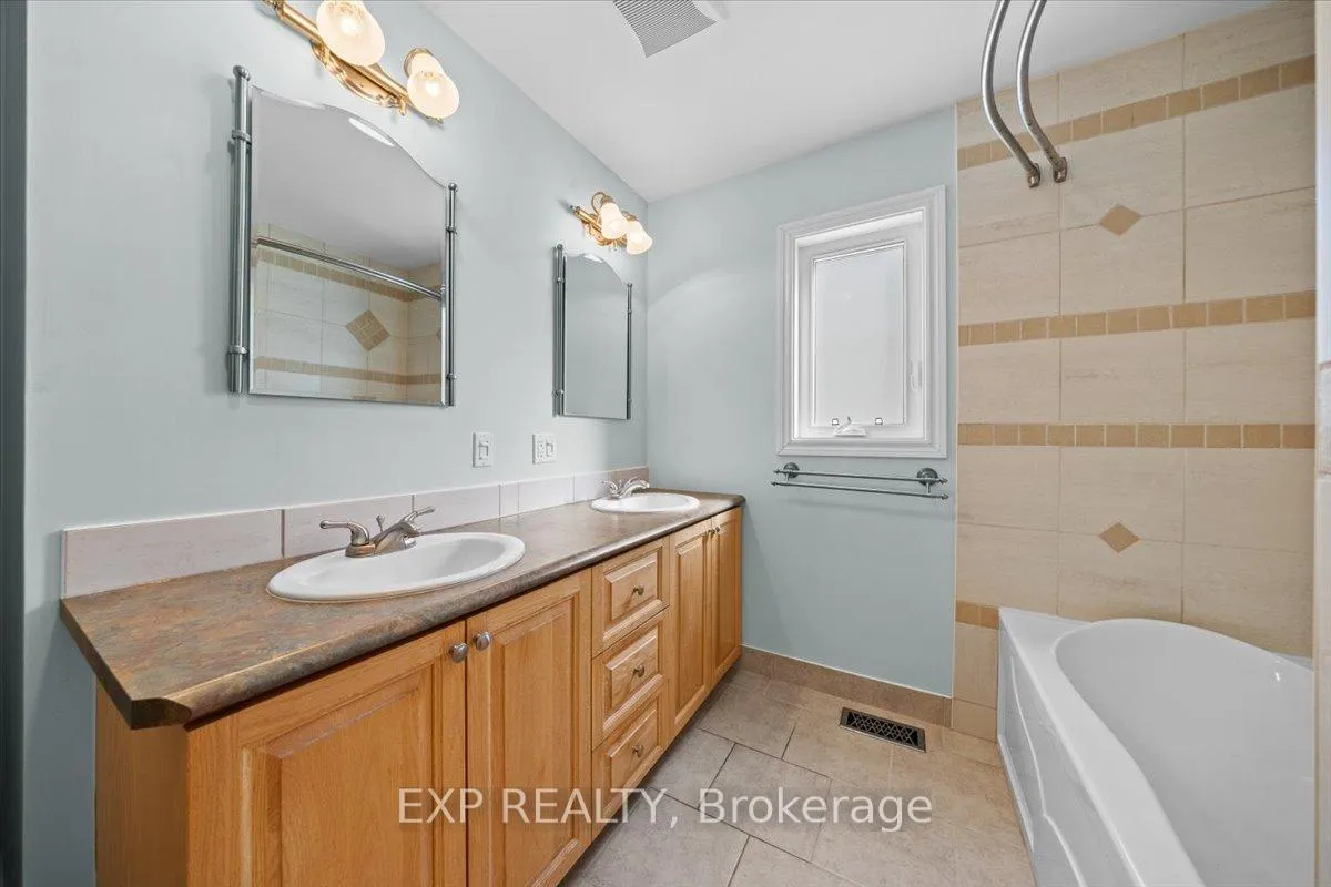 Photo 25 of 1678 Boisbriand Crescent, Ottawa, Chateauneuf — HOMEH