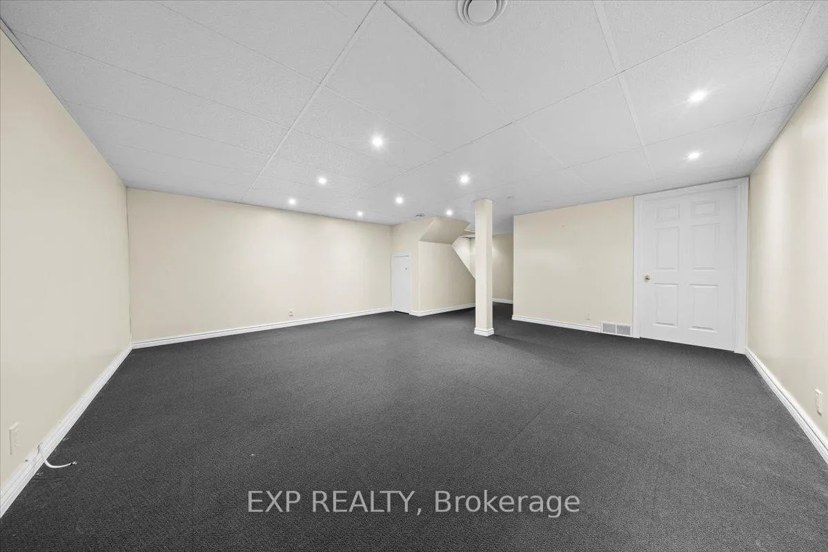 Photo 33 of 1678 Boisbriand Crescent, Ottawa, Chateauneuf — HOMEH