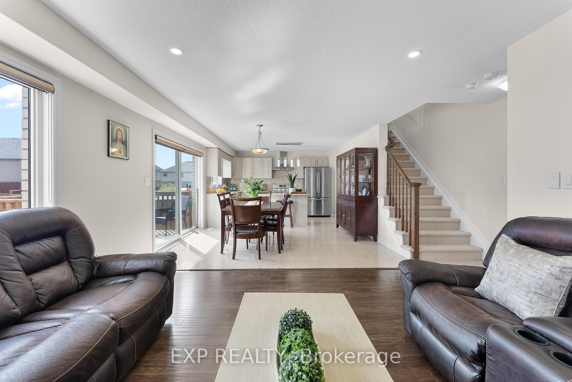 Photo 13 of 10 Riley Avenue, Pelham, Fonthill — HOMEH