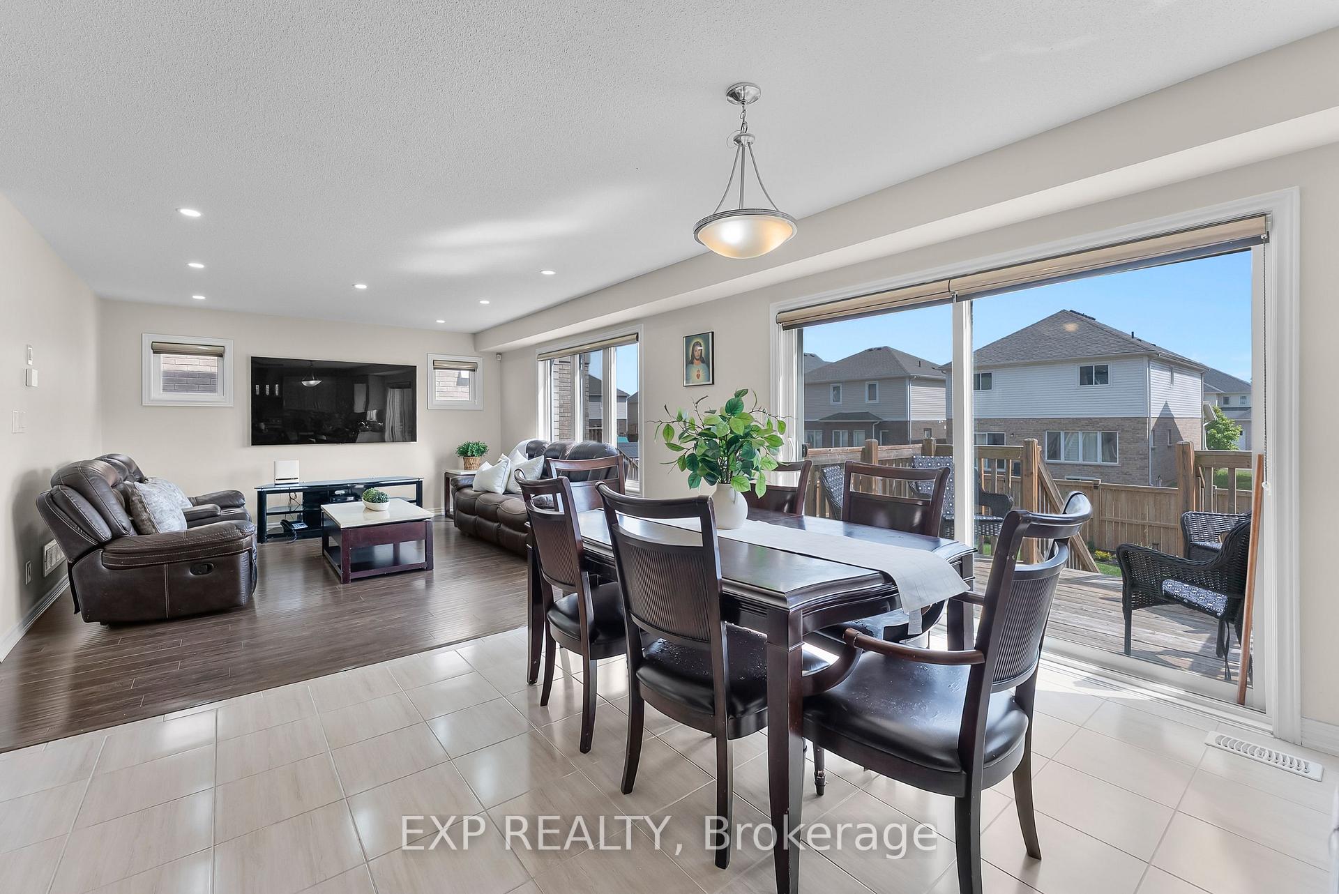 Photo 14 of 10 Riley Avenue, Pelham, Fonthill — HOMEH