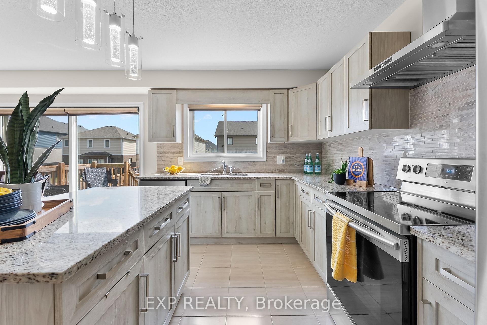 Photo 17 of 10 Riley Avenue, Pelham, Fonthill — HOMEH