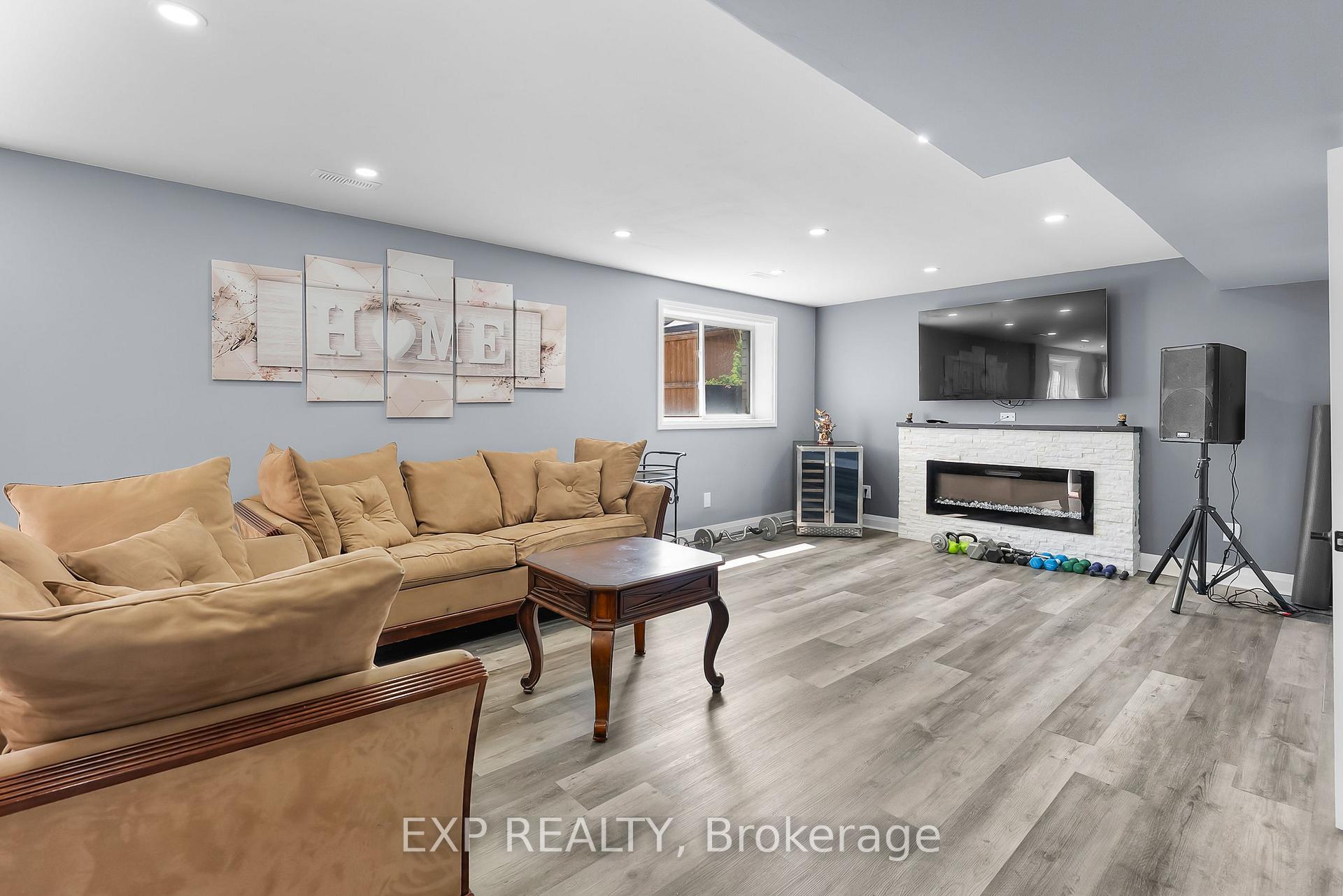 Photo 32 of 10 Riley Avenue, Pelham, Fonthill — HOMEH