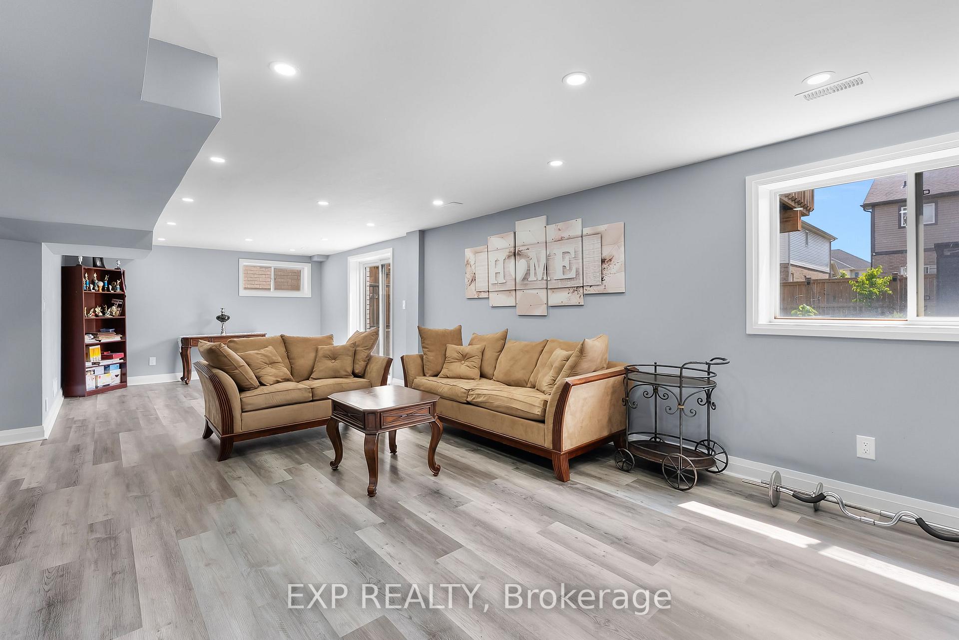 Photo 33 of 10 Riley Avenue, Pelham, Fonthill — HOMEH