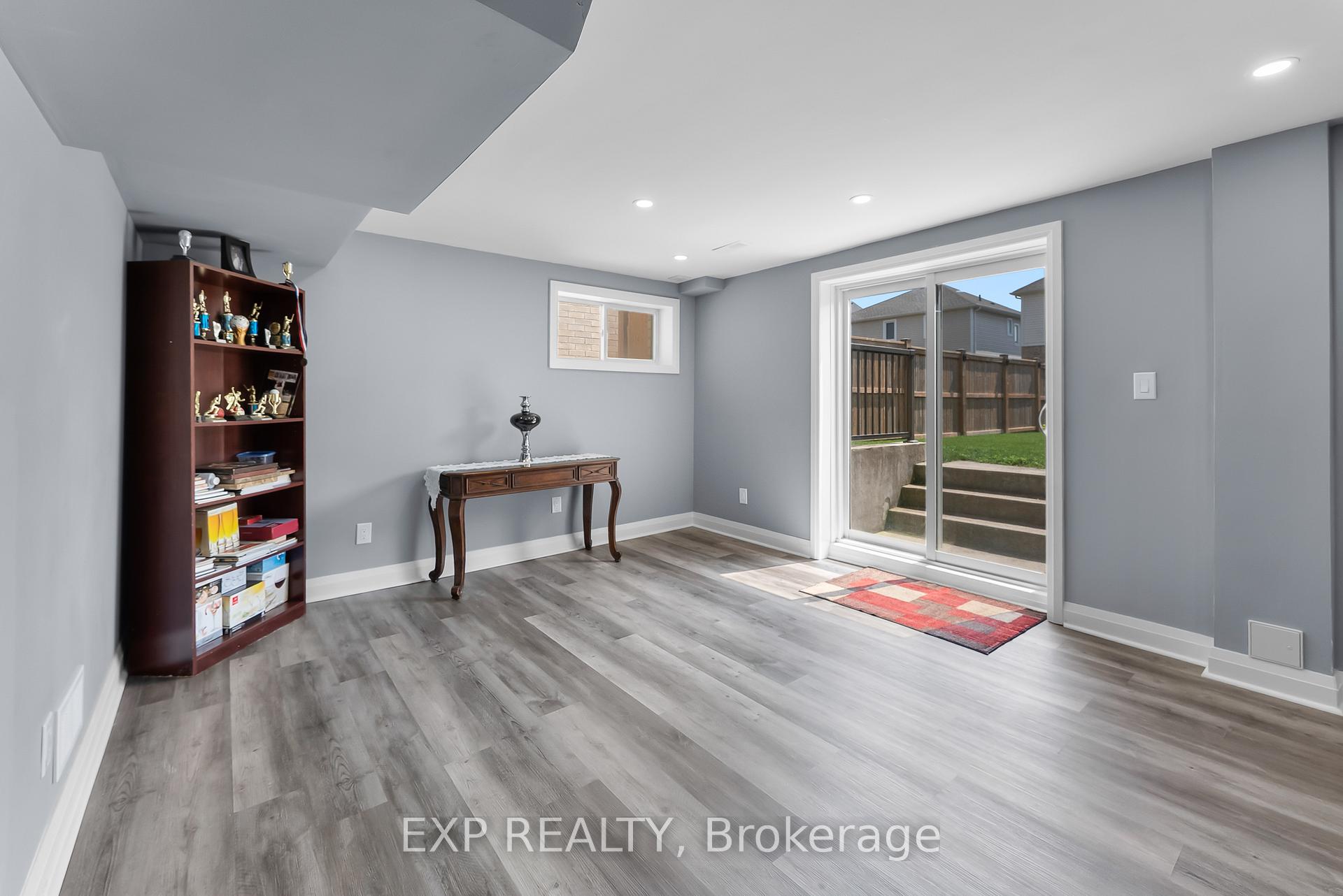 Photo 34 of 10 Riley Avenue, Pelham, Fonthill — HOMEH