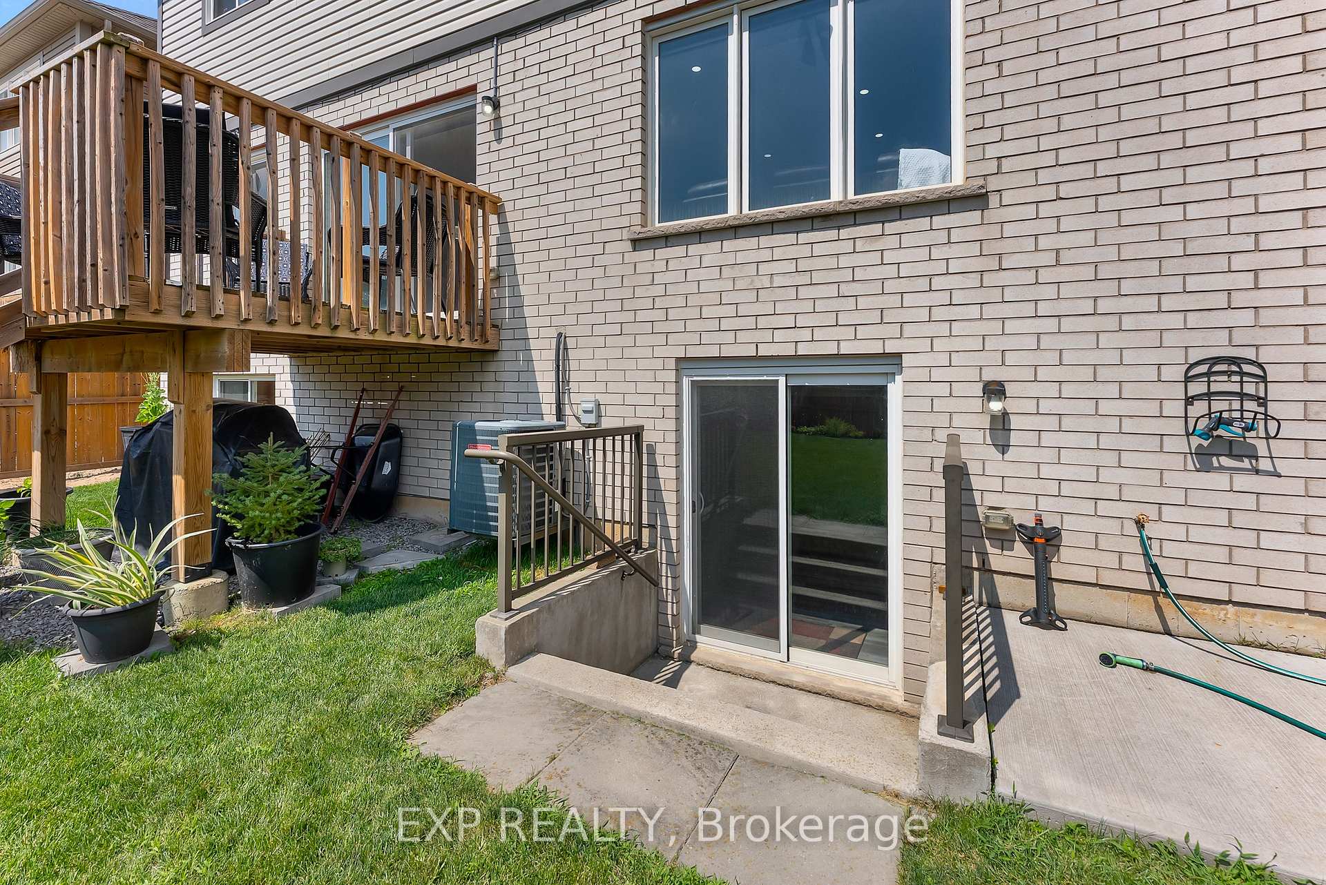Photo 39 of 10 Riley Avenue, Pelham, Fonthill — HOMEH